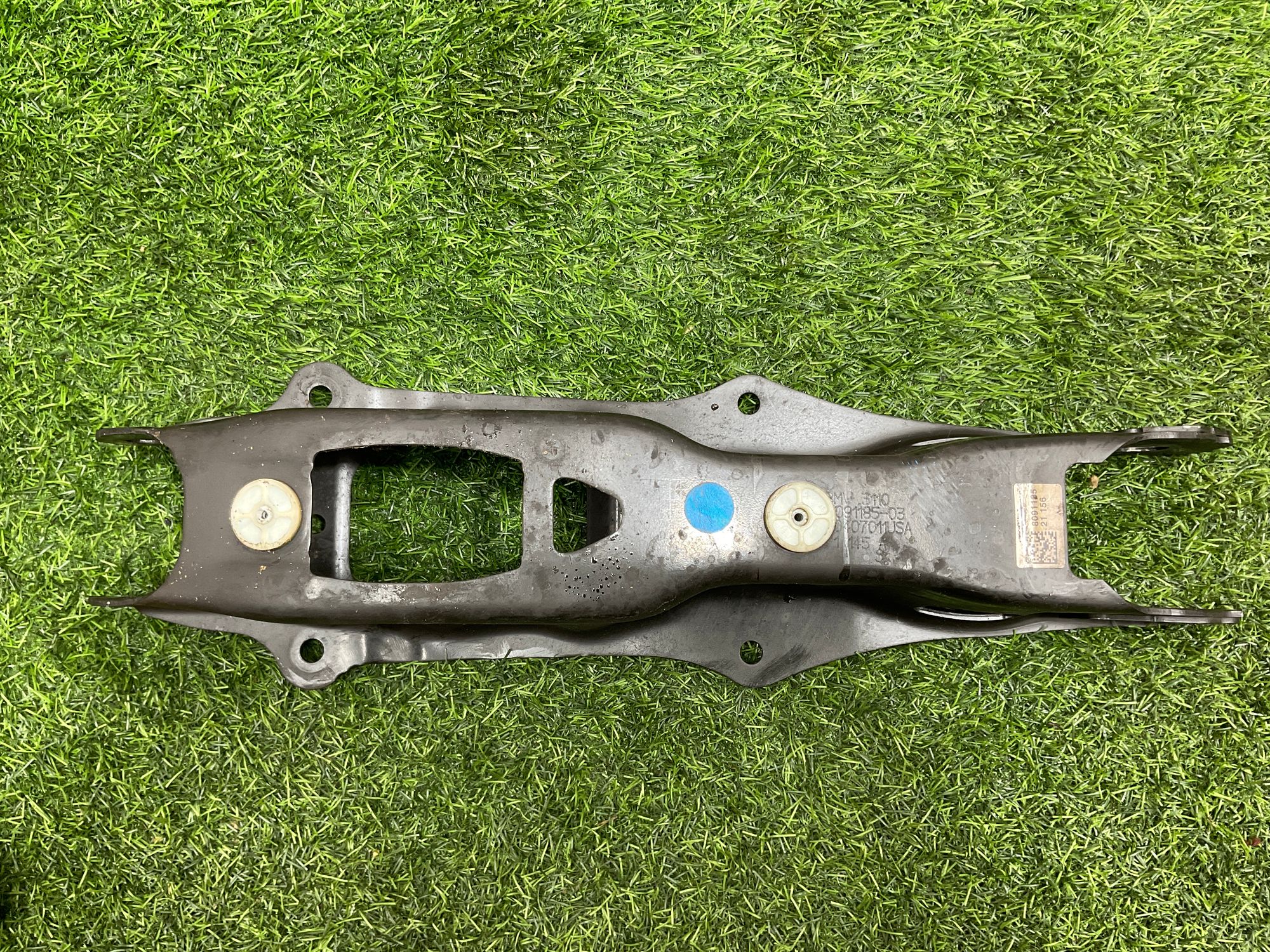 https://ycs.partsauto.market/partsauto-images/thmbs/userImages/h353NjtZg3VDP19b5HMt7LlpbQ93/part/9d753d63-0d91-4ad8-b9b4-d5a3d5abbb1f_1737102762936.jpg