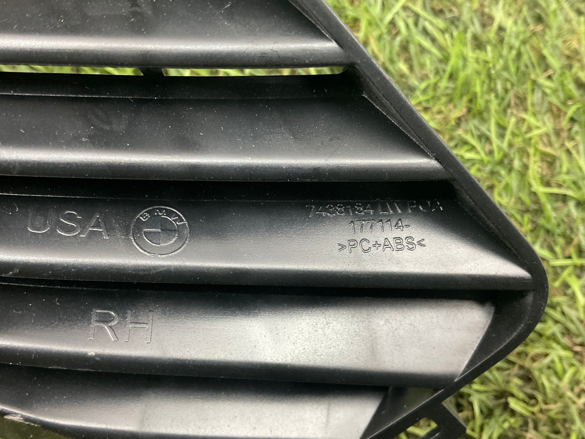 Направляющая шторки багажника правая BMW X5 G05, 500 рублей, Москва