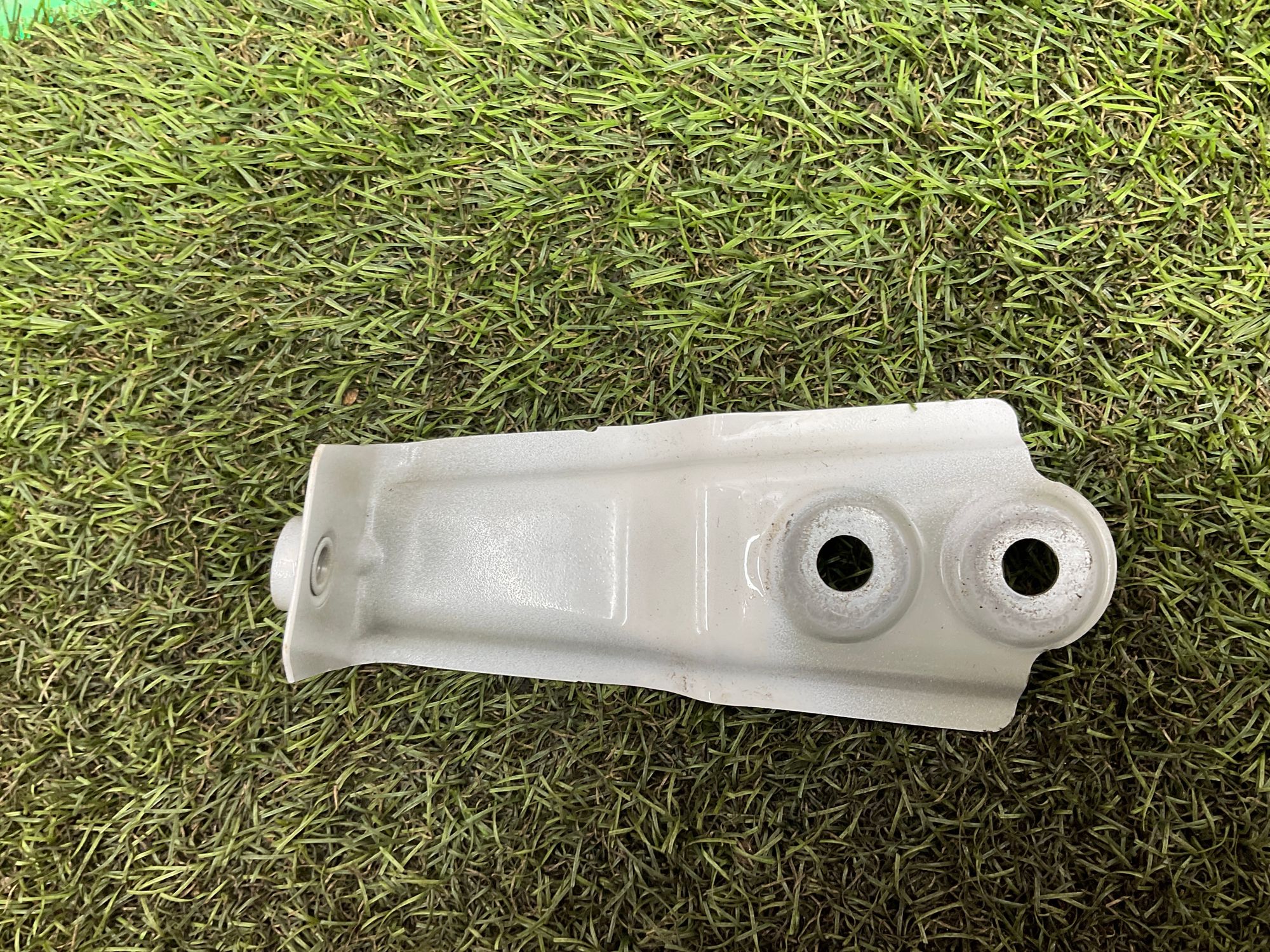 Кронштейн крепления крыла левое BMW X5 M F95, 1000 рублей, Москва