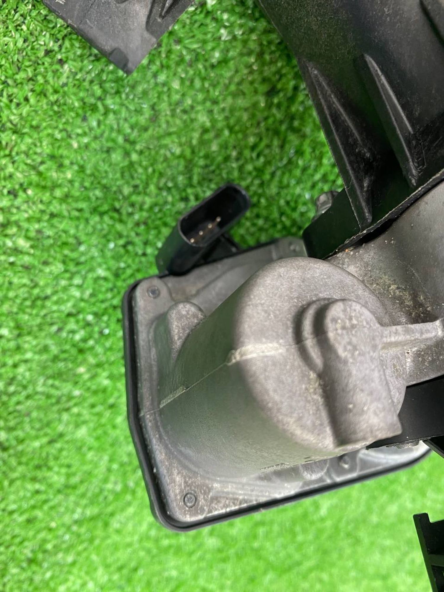 https://ycs.partsauto.market/partsauto-images/thmbs/userImages/h353NjtZg3VDP19b5HMt7LlpbQ93/part/9db05f50-d712-4d6f-af92-fd61053c2e11_1748682493328.jpg