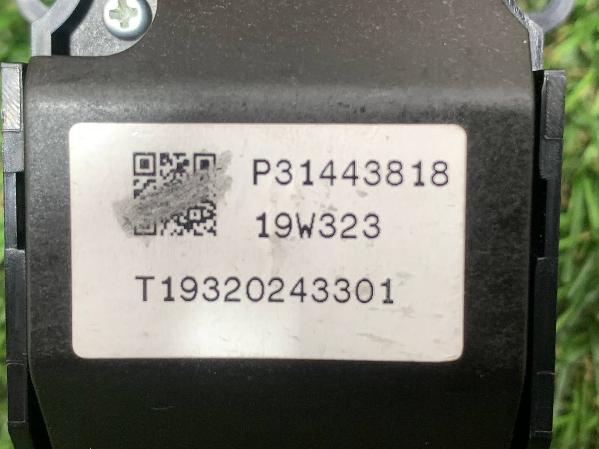https://ycs.partsauto.market/partsauto-images/thmbs/userImages/h353NjtZg3VDP19b5HMt7LlpbQ93/part/9de5a18e-3f77-4502-9cfa-bad3b7220f9e_1717080631373.jpg