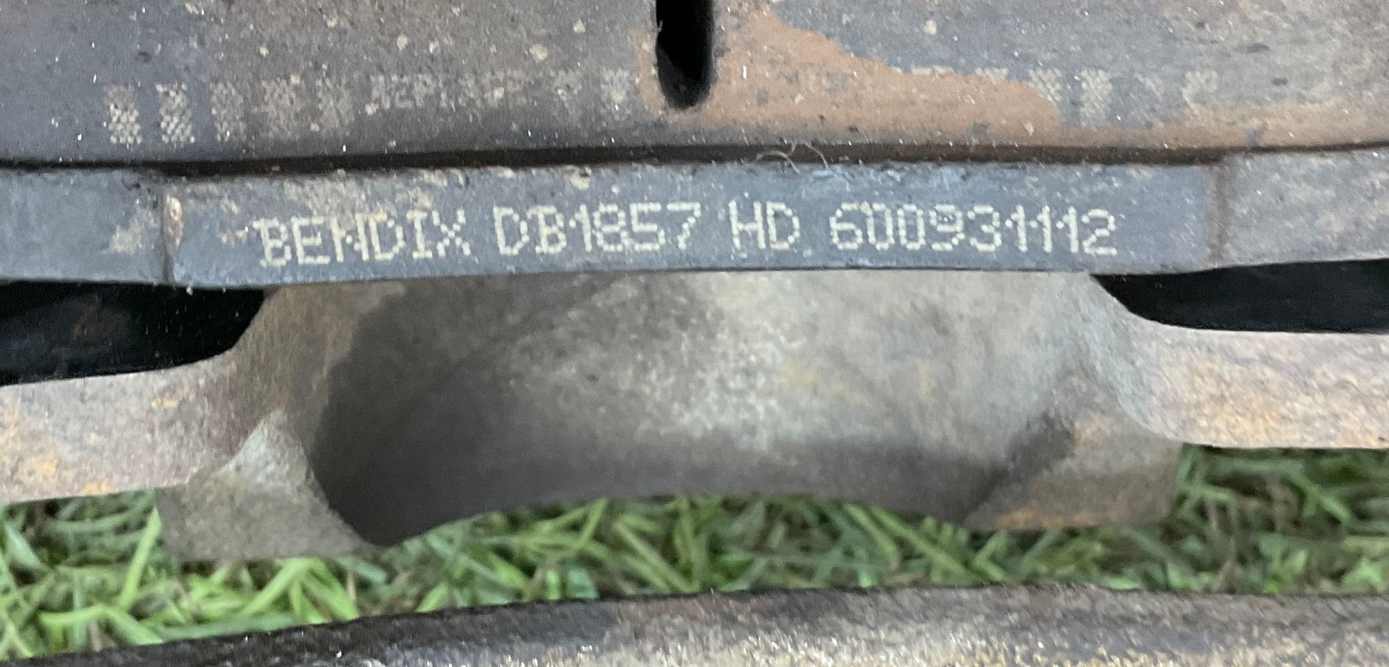 Суппорт тормозной задний правый Toyota Land Cruiser 200 рестайлинг 2 (2015—2023) 2017, 10000 рублей, Москва