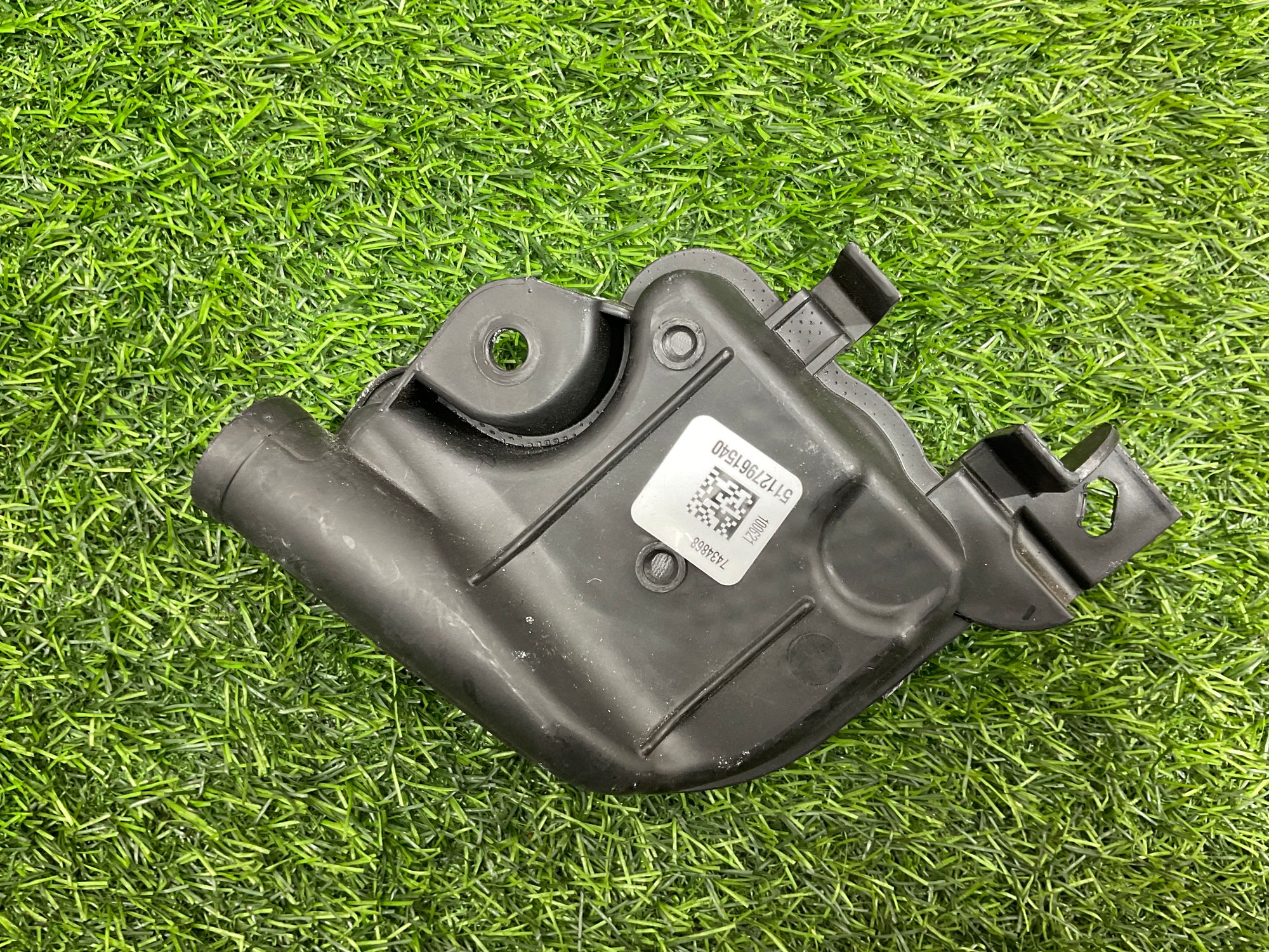 https://ycs.partsauto.market/partsauto-images/thmbs/userImages/h353NjtZg3VDP19b5HMt7LlpbQ93/part/9e40d8f3-2cd8-4f54-a6ca-28328d5e3021_1734438224869.jpg