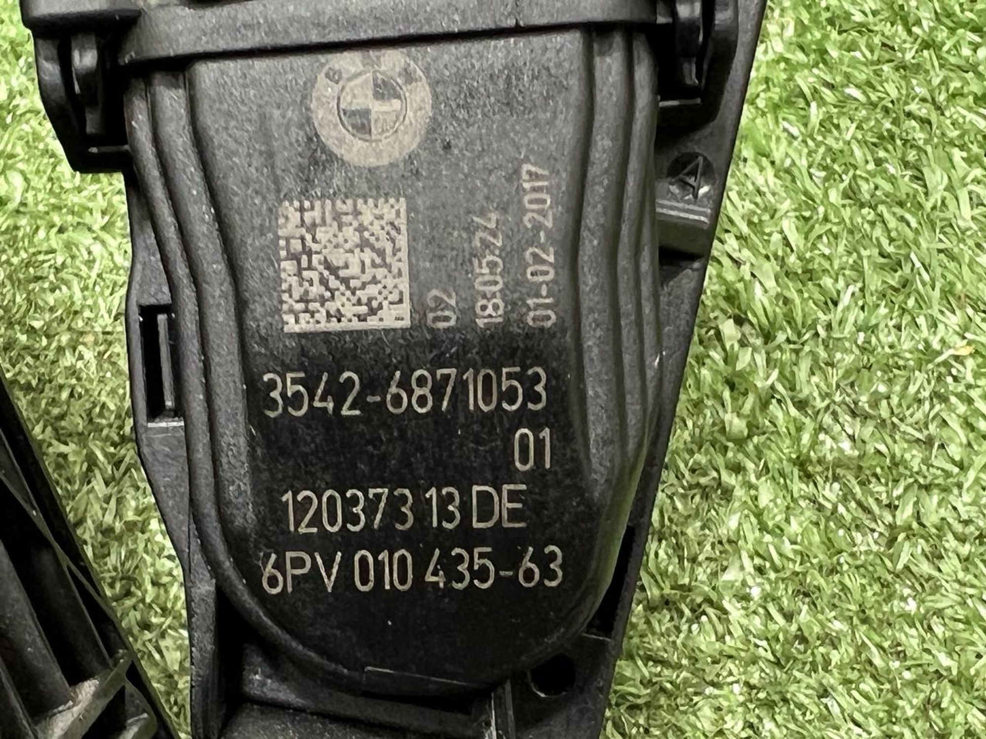 https://ycs.partsauto.market/partsauto-images/thmbs/userImages/h353NjtZg3VDP19b5HMt7LlpbQ93/part/9ea01849-6b1b-4f07-bfc7-7bfa79fceff7_1730297694981.jpg