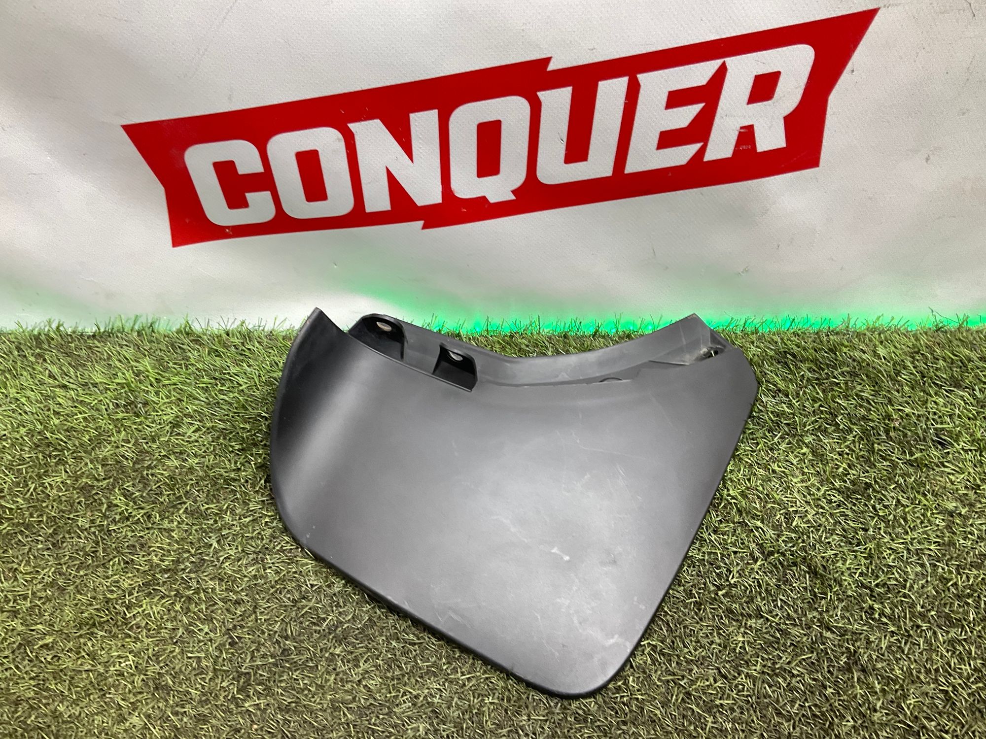 Брызговик задний правый Toyota Land Cruiser 300 (2021—2023) 2022, 3000 рублей, Москва