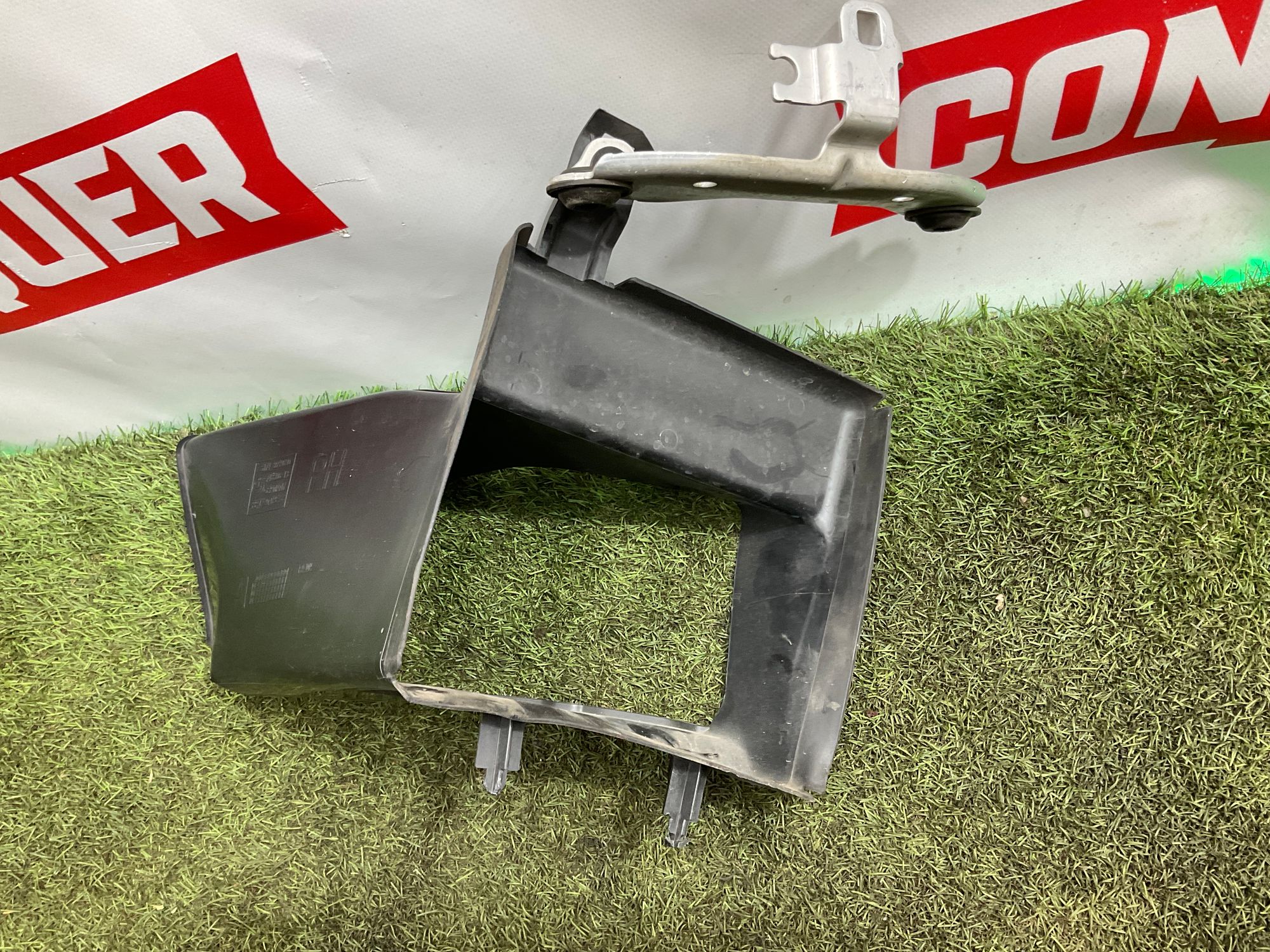 Воздуховод радиатора правый BMW M8 F91/F92/F93 2019, 8000 рублей, Москва