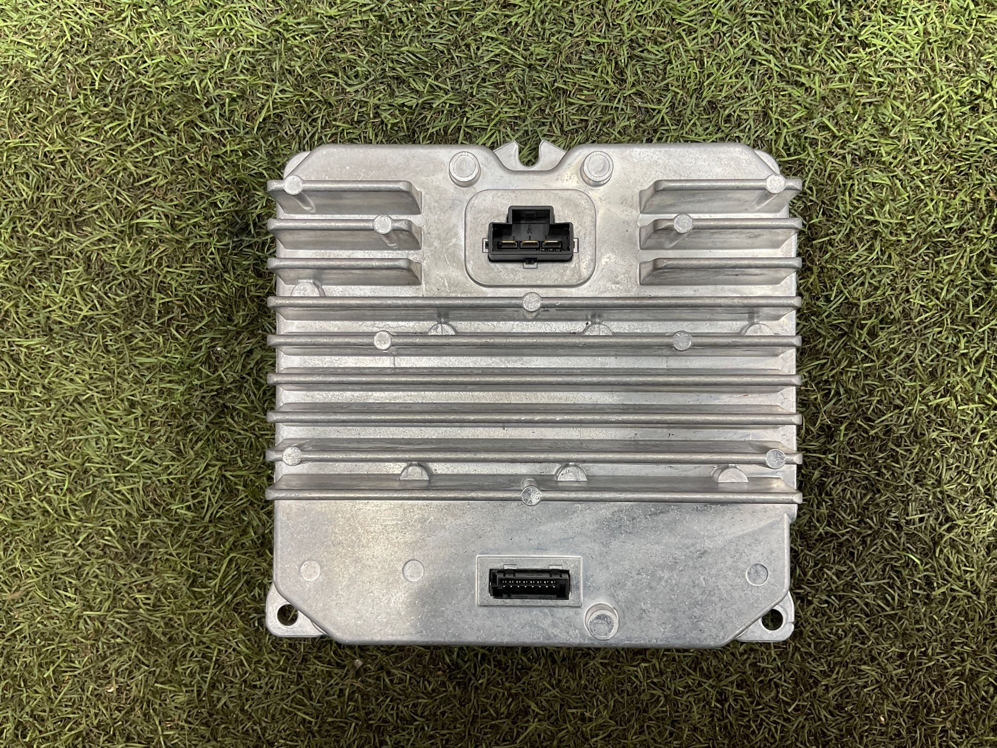 https://ycs.partsauto.market/partsauto-images/thmbs/userImages/h353NjtZg3VDP19b5HMt7LlpbQ93/part/a002a8cb-f5f9-4a97-8d75-d306c1992961_1767876656844.jpg