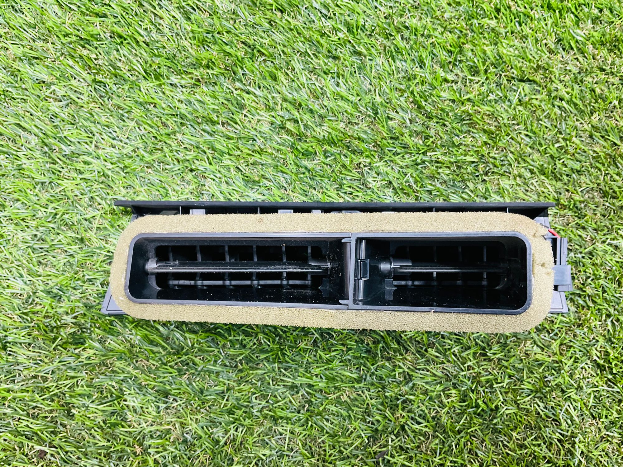 https://ycs.partsauto.market/partsauto-images/thmbs/userImages/h353NjtZg3VDP19b5HMt7LlpbQ93/part/a012c1ff-7061-42d0-9aff-95e28a95cd69_1785851042594.jpg