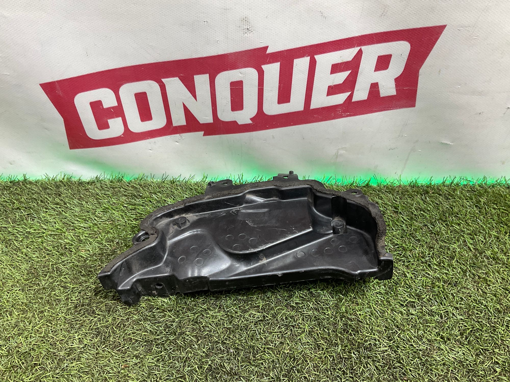 Накладка подкапотная левая Land Rover Defender II L663 2022, 3500 рублей, Москва