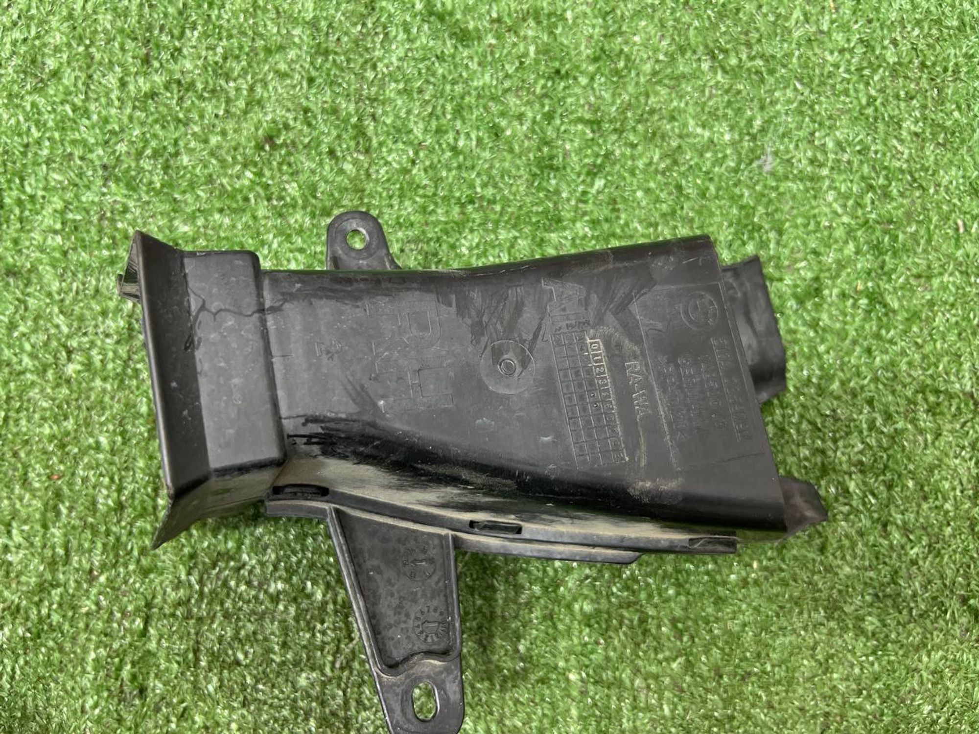 https://ycs.partsauto.market/partsauto-images/thmbs/userImages/h353NjtZg3VDP19b5HMt7LlpbQ93/part/a09a129a-a616-4abc-8558-8aa965d45520_1730980627030.jpg