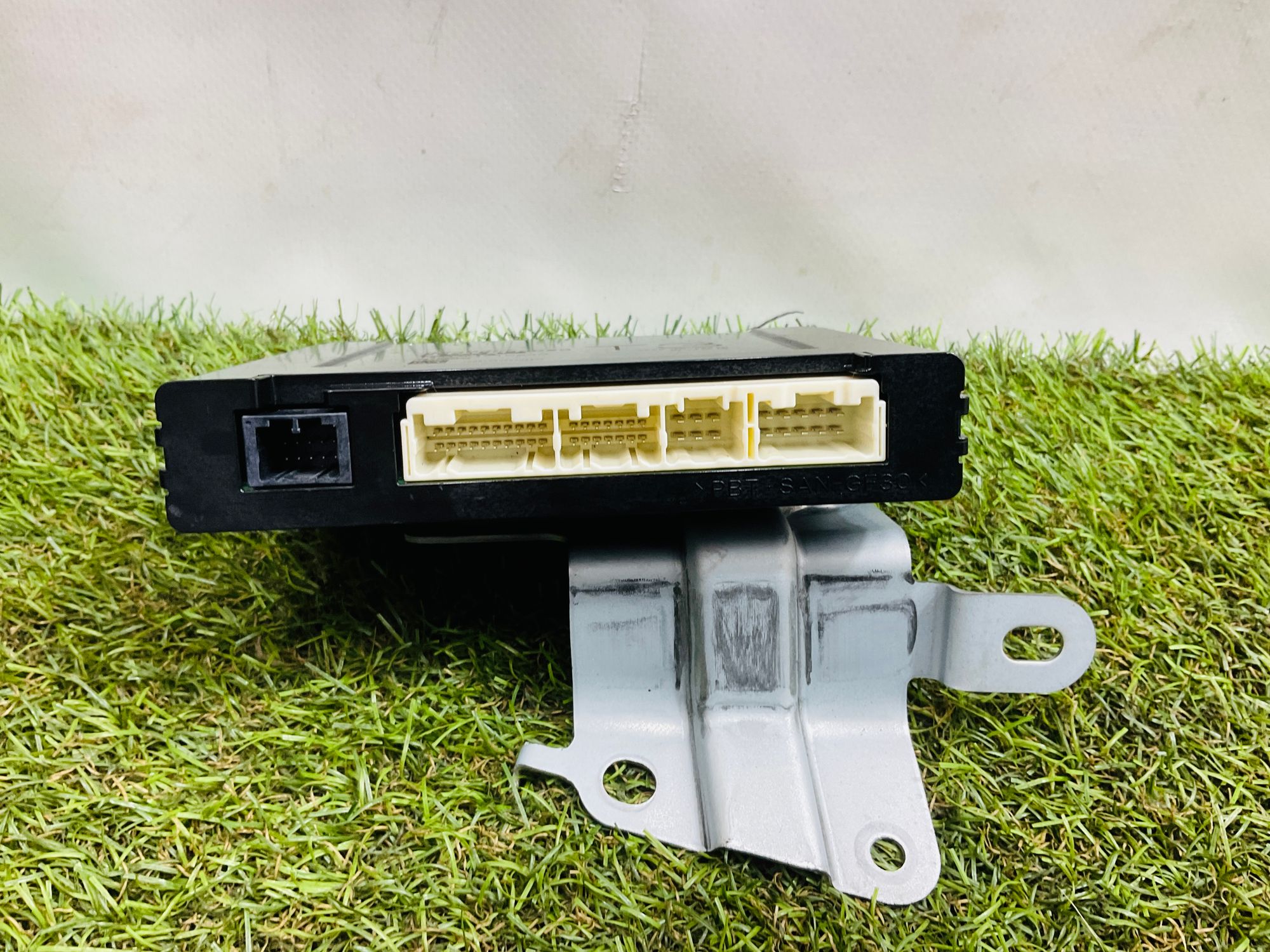 https://ycs.partsauto.market/partsauto-images/thmbs/userImages/h353NjtZg3VDP19b5HMt7LlpbQ93/part/a0d635dd-03a5-4ee7-84ea-e49dd4c38497_1779721472732.jpg