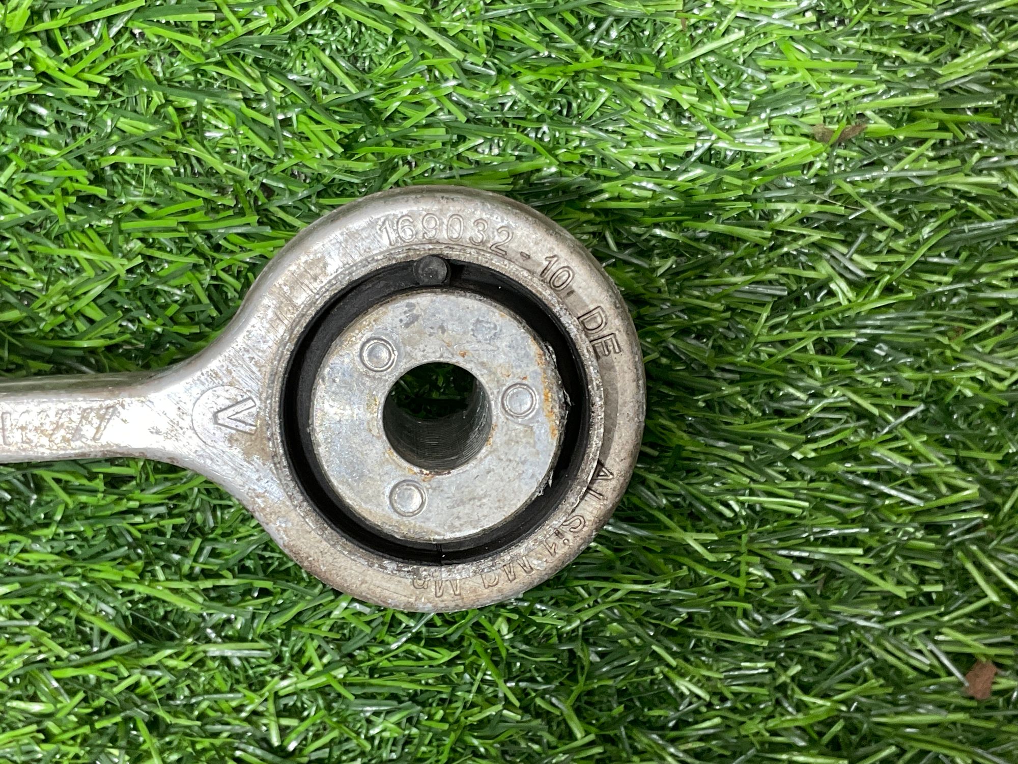 https://ycs.partsauto.market/partsauto-images/thmbs/userImages/h353NjtZg3VDP19b5HMt7LlpbQ93/part/a122667c-6ade-4237-a879-a77a1cc9dde5_1733927981446.jpg