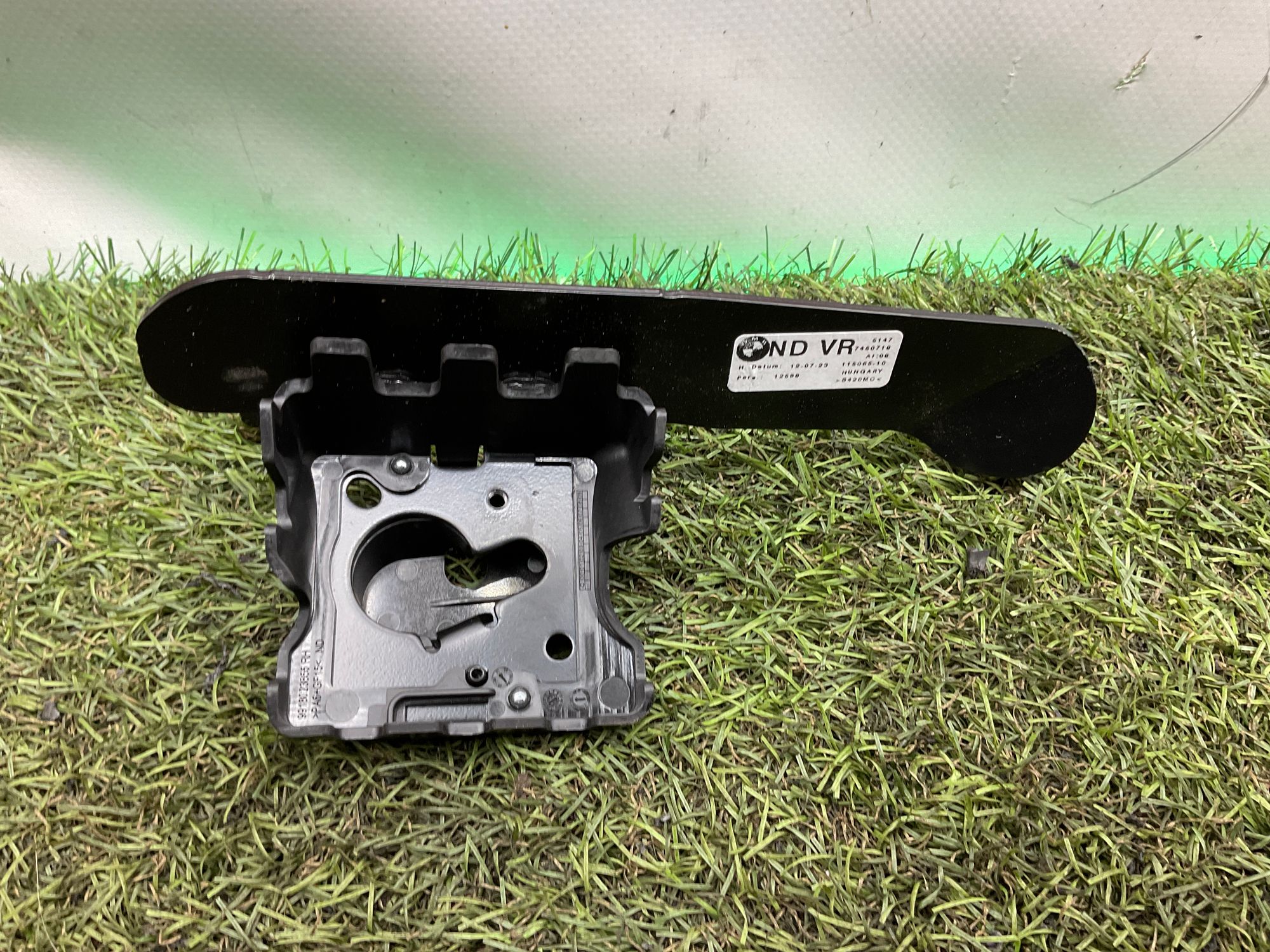 Крепление разделительной сетки правый передний BMW M3, G81 2023, 1500 рублей, Москва