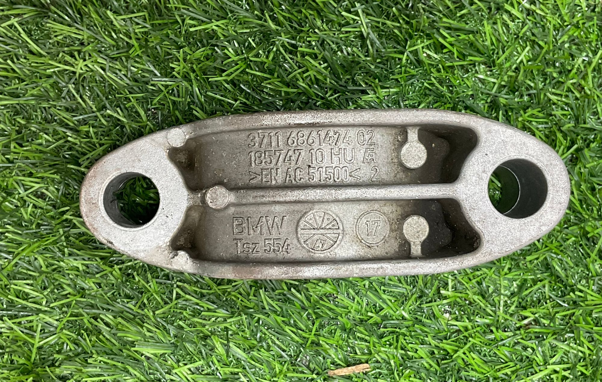 https://ycs.partsauto.market/partsauto-images/thmbs/userImages/h353NjtZg3VDP19b5HMt7LlpbQ93/part/a15c5d55-7472-4afe-a288-6d1eb8b23fee_1733755209658.jpg