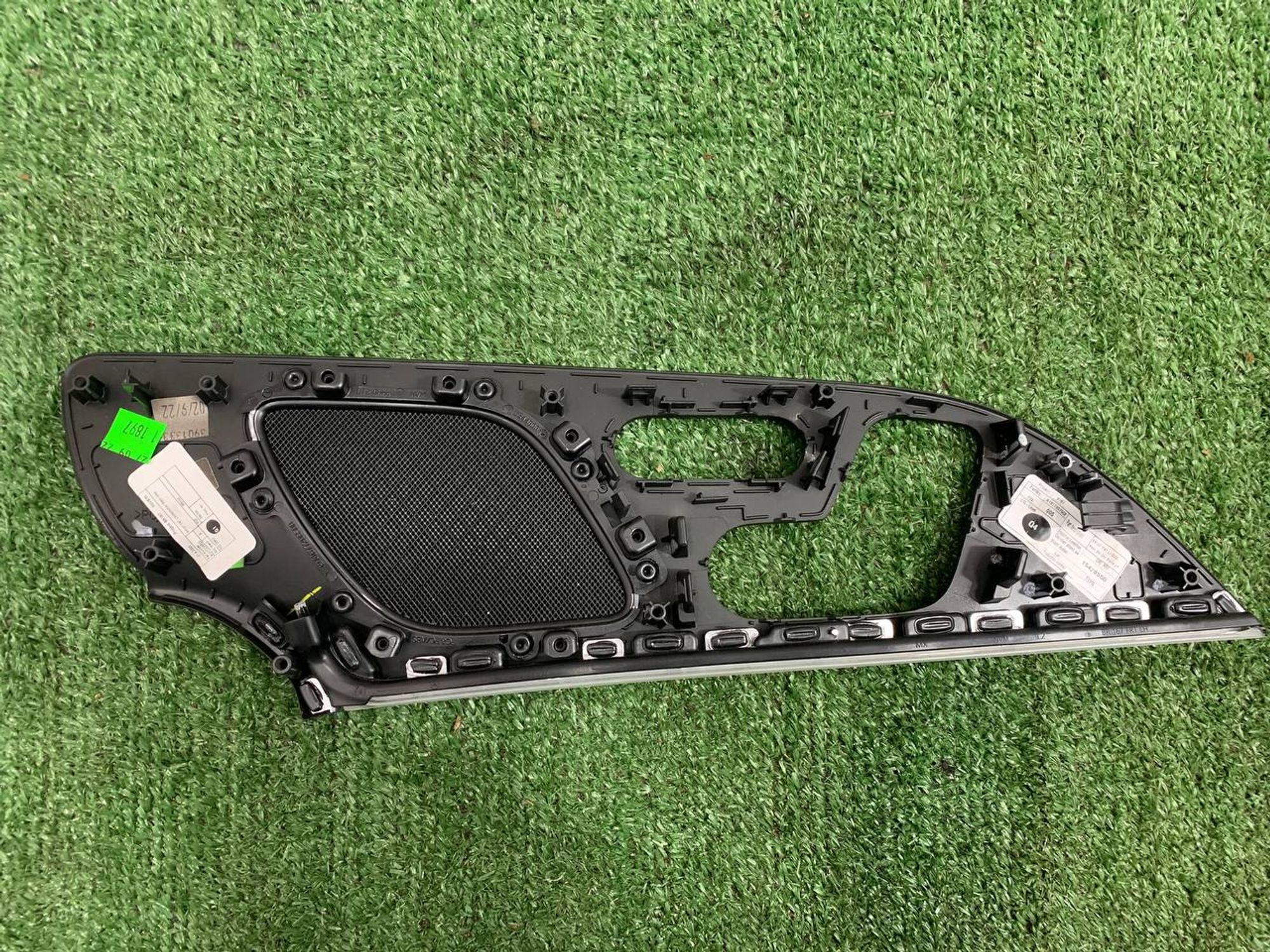 https://ycs.partsauto.market/partsauto-images/thmbs/userImages/h353NjtZg3VDP19b5HMt7LlpbQ93/part/a178dfea-b13f-4503-8ccd-77ac6b31b8e1_1732350419416.jpg