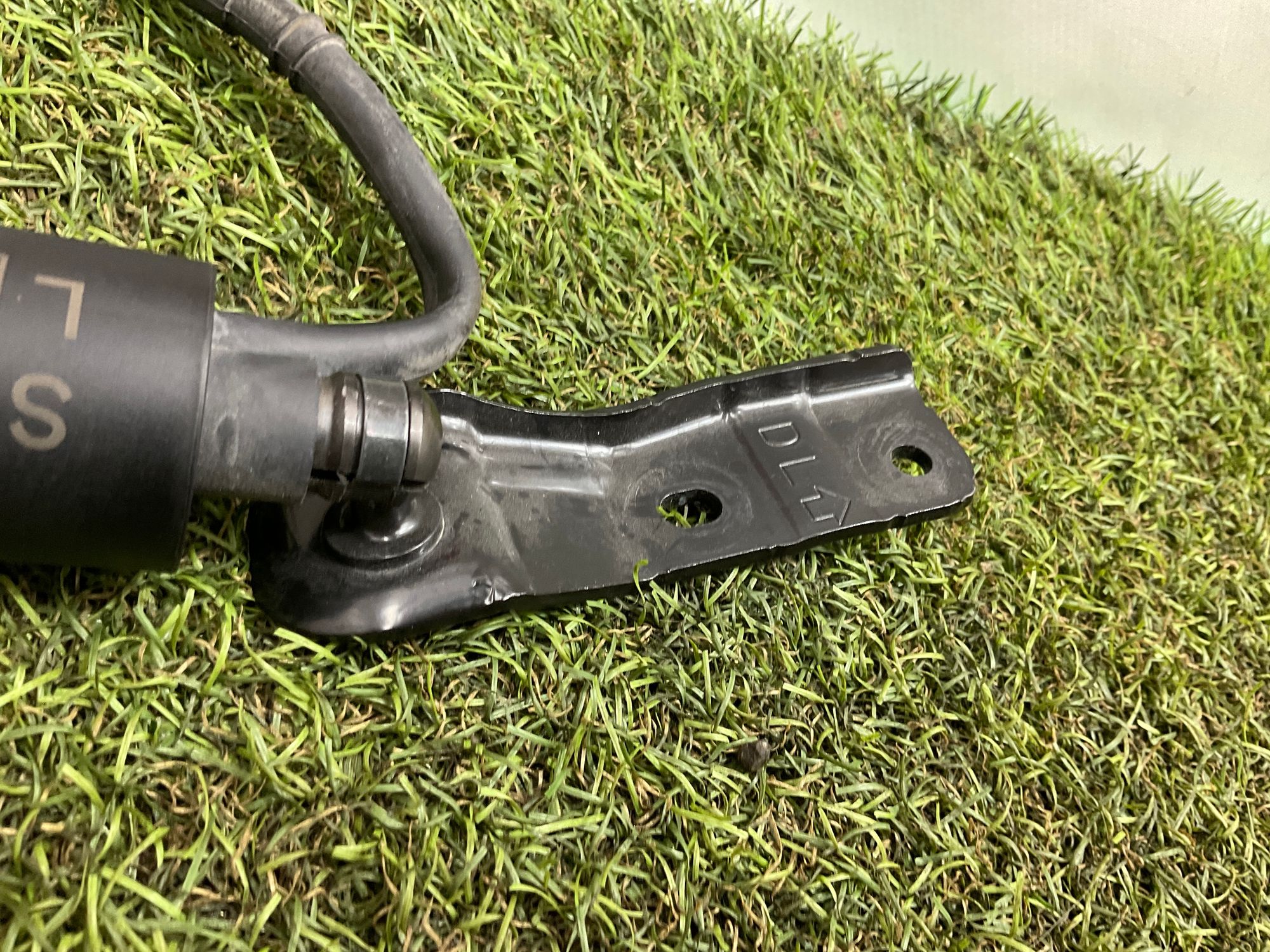 https://ycs.partsauto.market/partsauto-images/thmbs/userImages/h353NjtZg3VDP19b5HMt7LlpbQ93/part/a1b61cf0-f32b-484d-b019-21640325a6ff_1779720021124.jpg