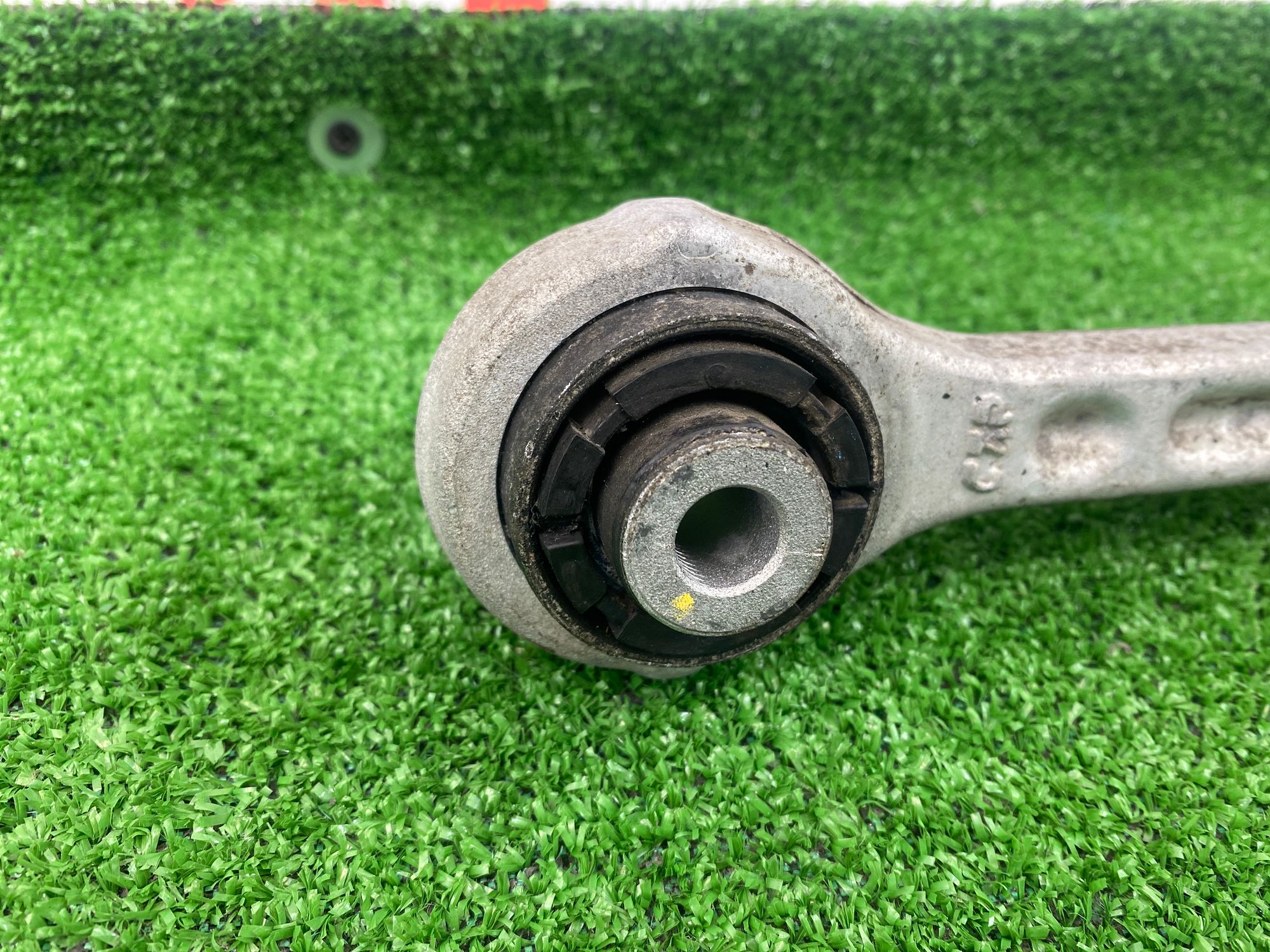 https://ycs.partsauto.market/partsauto-images/thmbs/userImages/h353NjtZg3VDP19b5HMt7LlpbQ93/part/a1d76ddf-bc24-4806-8a55-3a5753de4333_1741704954304.jpg