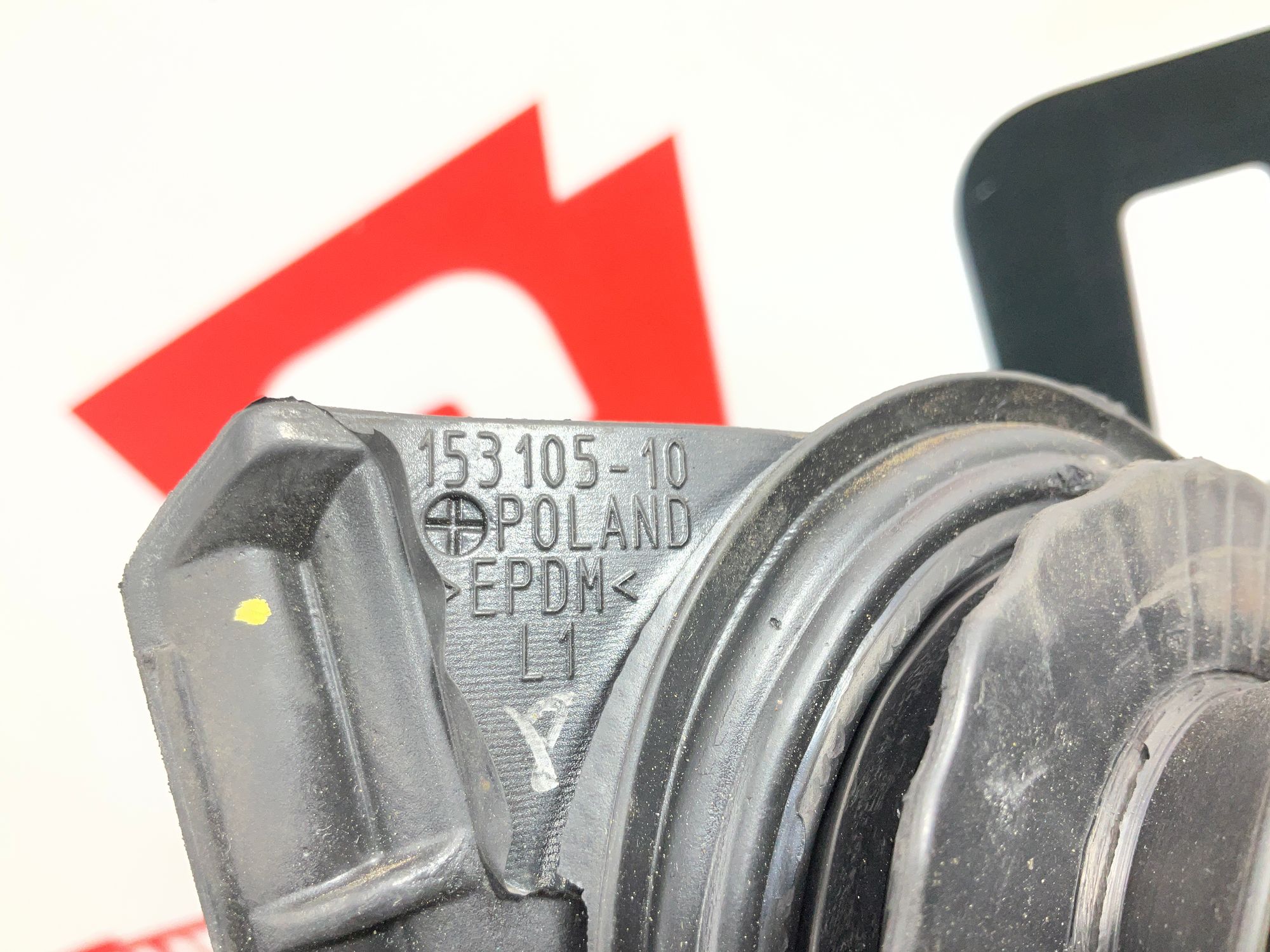 https://ycs.partsauto.market/partsauto-images/thmbs/userImages/h353NjtZg3VDP19b5HMt7LlpbQ93/part/a22b09c0-49d1-49a7-8af4-38f9d2b50e38_1780401148212.jpg
