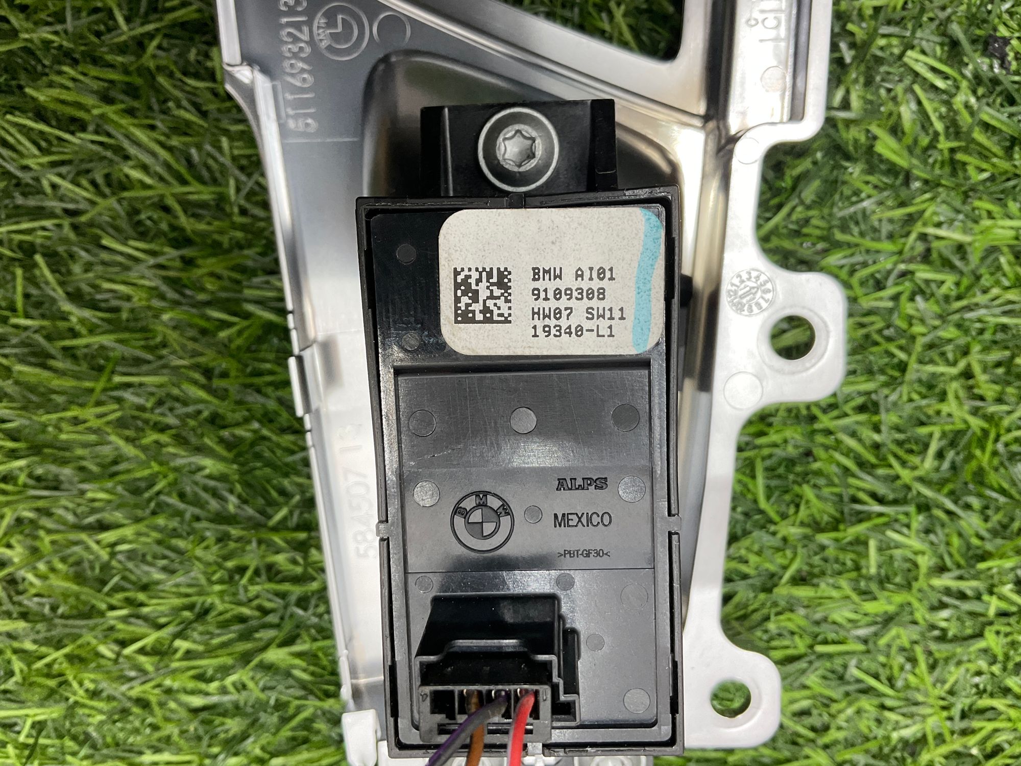 https://ycs.partsauto.market/partsauto-images/thmbs/userImages/h353NjtZg3VDP19b5HMt7LlpbQ93/part/a25a9cf6-e25a-4ad2-ad8a-8b363b895edd_1736240376175.jpg