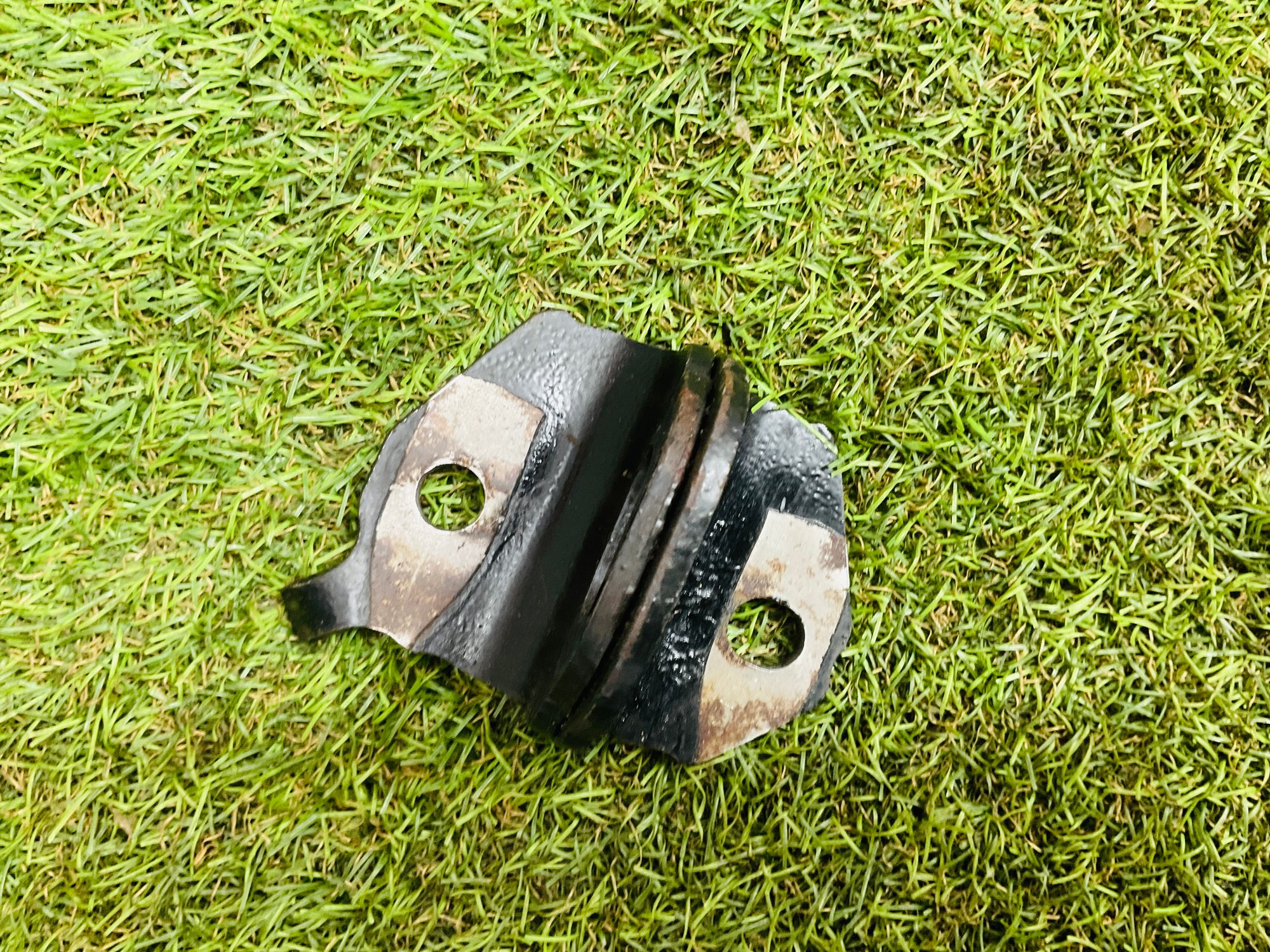 https://ycs.partsauto.market/partsauto-images/thmbs/userImages/h353NjtZg3VDP19b5HMt7LlpbQ93/part/a28d87a5-2269-41f0-96e2-ec187b473fc3_1779808011650.jpg