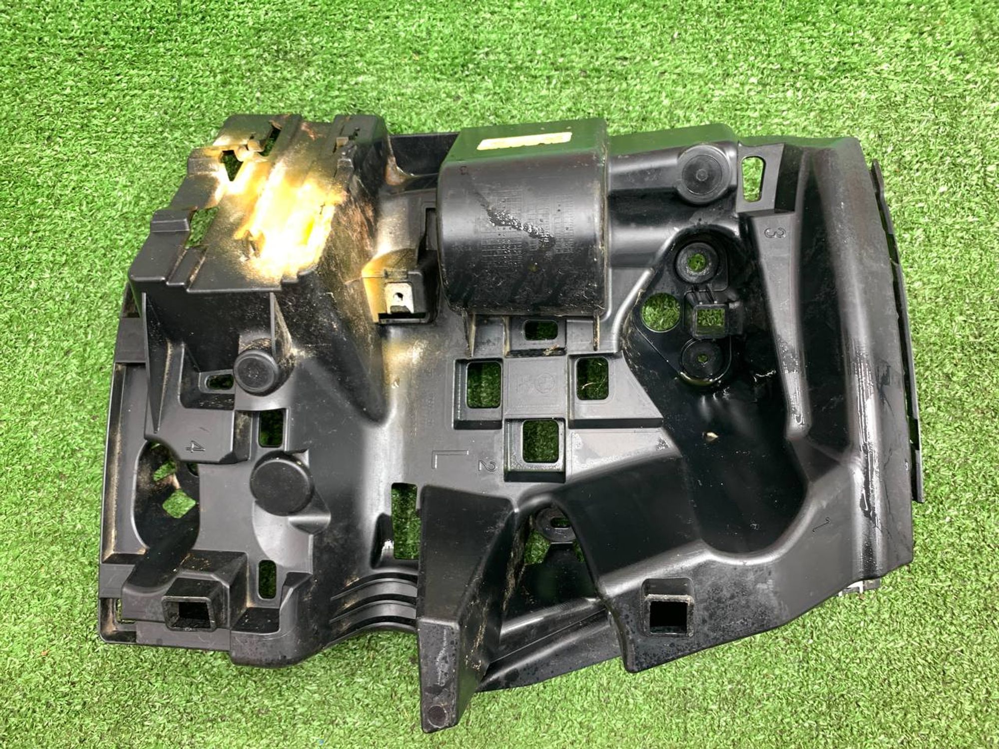 https://ycs.partsauto.market/partsauto-images/thmbs/userImages/h353NjtZg3VDP19b5HMt7LlpbQ93/part/a2b3f7f5-6101-401f-894d-7e855d2e011d_1724686987590.jpg