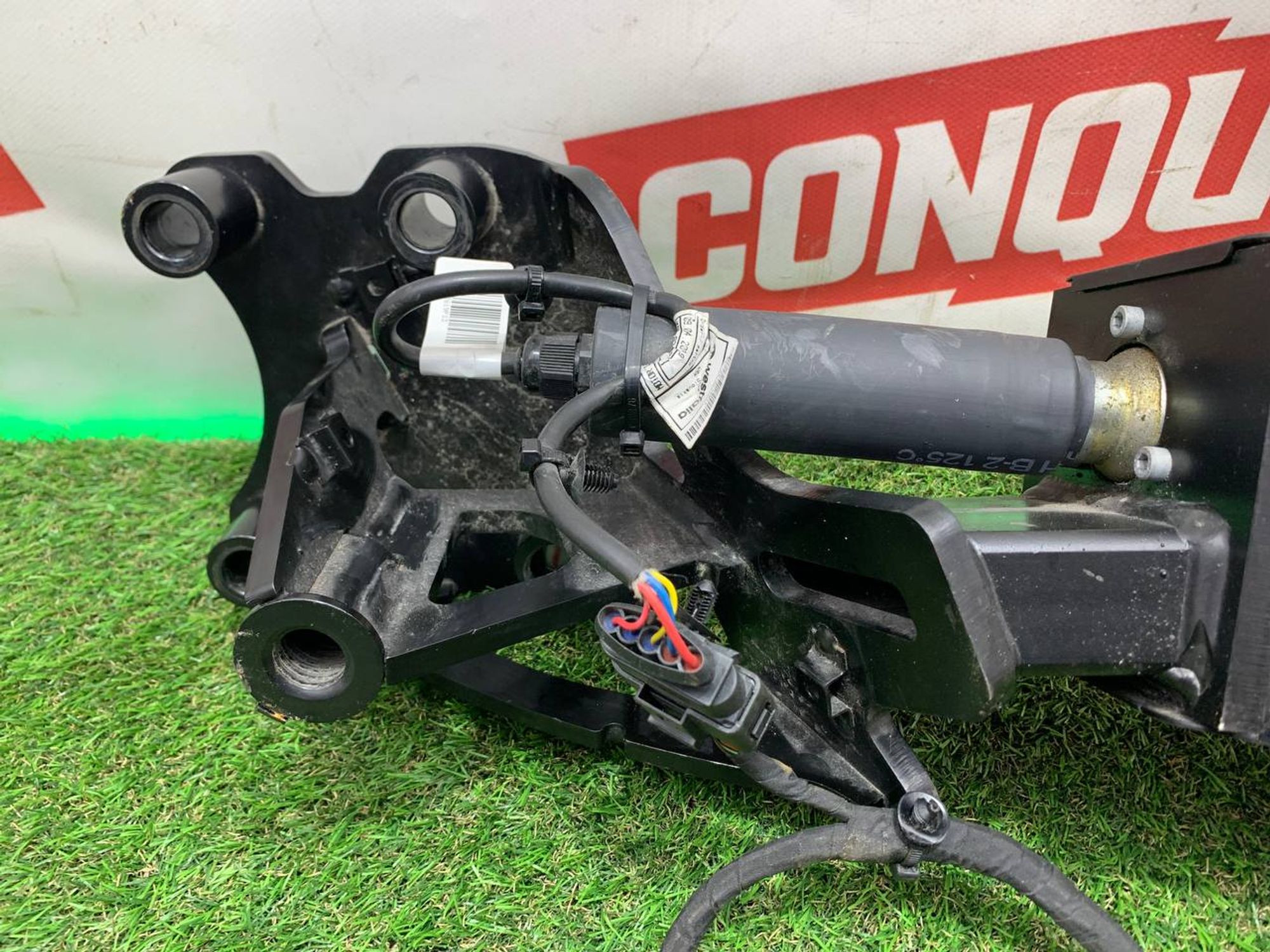 https://ycs.partsauto.market/partsauto-images/thmbs/userImages/h353NjtZg3VDP19b5HMt7LlpbQ93/part/a2e4444b-553b-4ecf-bcc9-065da07f23a6_1716306746593.jpg