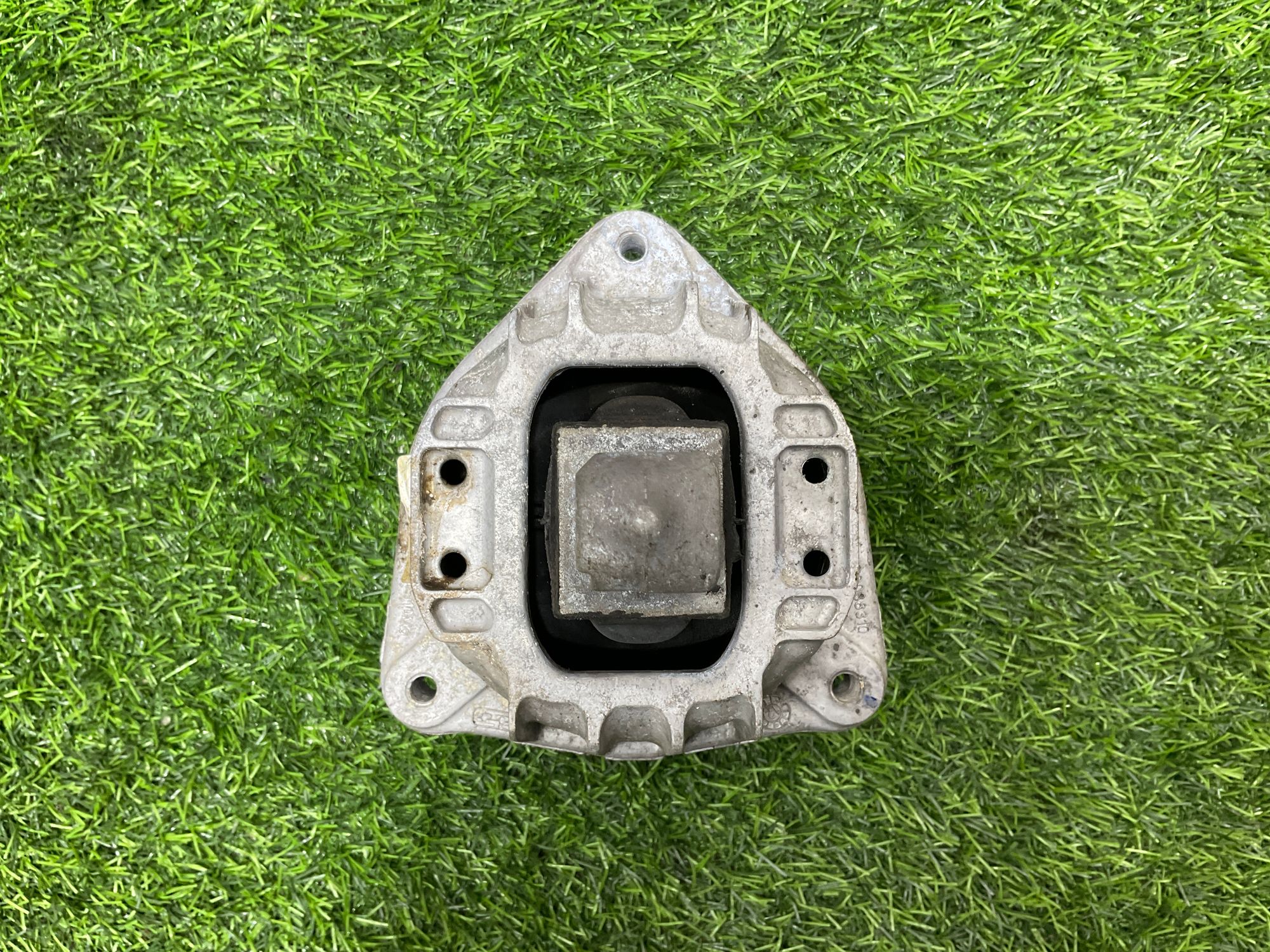 https://ycs.partsauto.market/partsauto-images/thmbs/userImages/h353NjtZg3VDP19b5HMt7LlpbQ93/part/a34e20b8-047f-4b5e-89bd-d7933c9ad805_1733920271255.jpg
