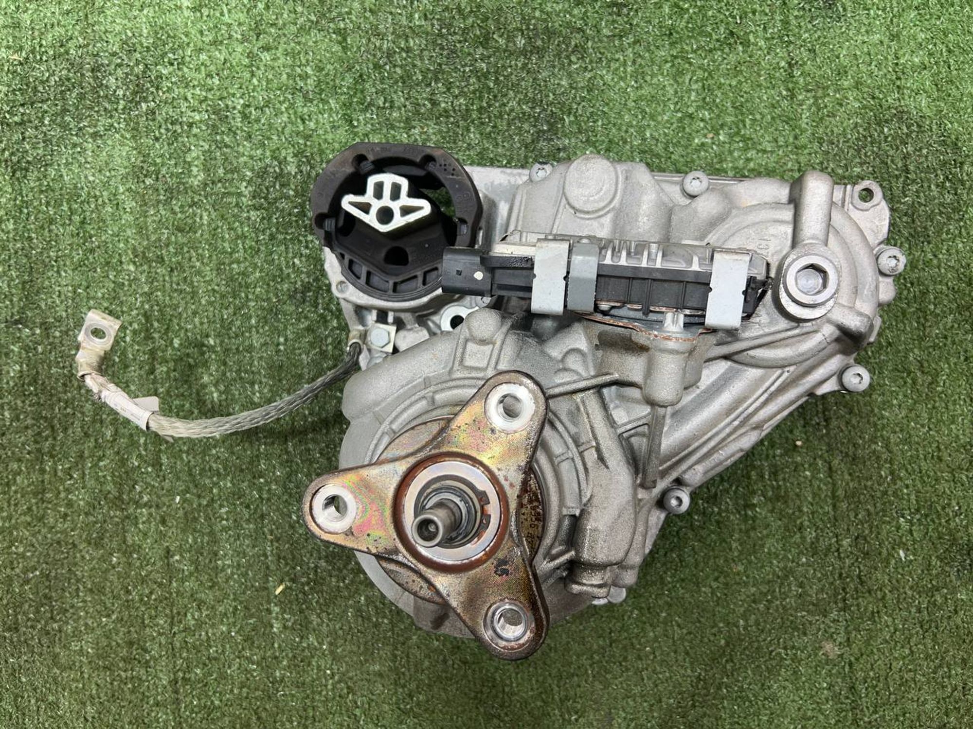 https://ycs.partsauto.market/partsauto-images/thmbs/userImages/h353NjtZg3VDP19b5HMt7LlpbQ93/part/a36e7b15-2c58-4298-9dda-9727d012725f_1730990888641.jpg