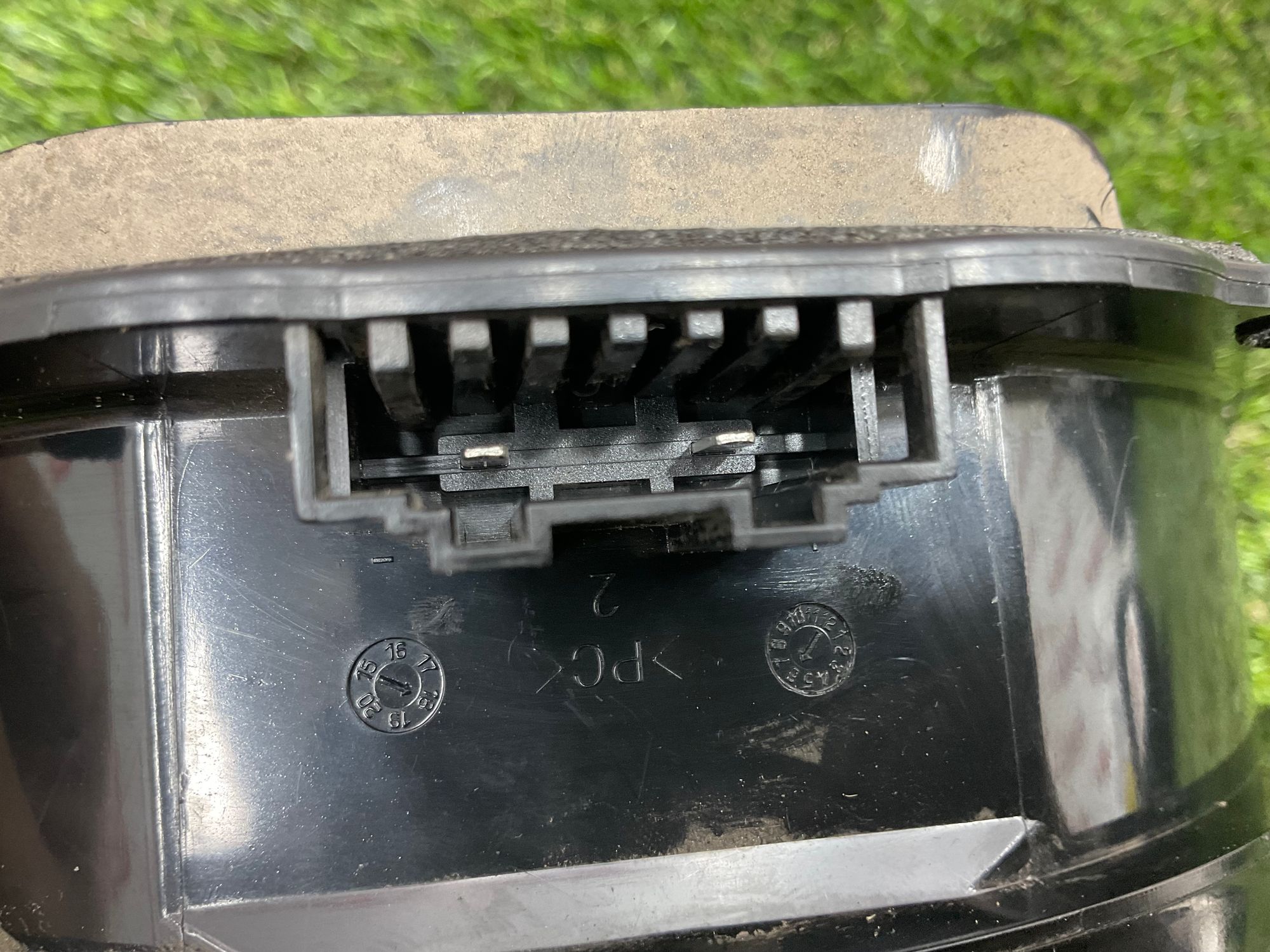 https://ycs.partsauto.market/partsauto-images/thmbs/userImages/h353NjtZg3VDP19b5HMt7LlpbQ93/part/a4237d92-a4db-4fd9-a4e1-3e74691cb3f4_1786112275410.jpg