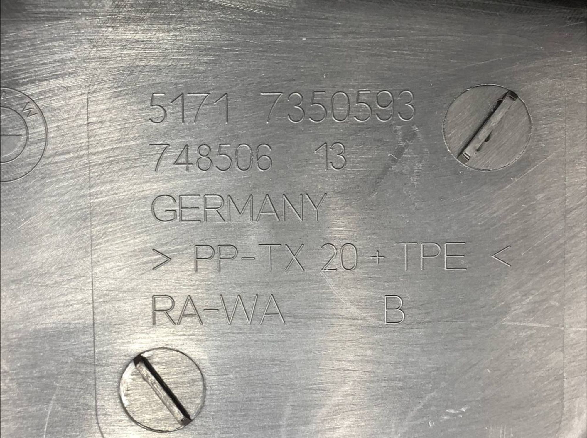https://ycs.partsauto.market/partsauto-images/thmbs/userImages/h353NjtZg3VDP19b5HMt7LlpbQ93/part/a45b1425-8331-4223-8fd5-77885f09a7d6_1731757473550.jpg