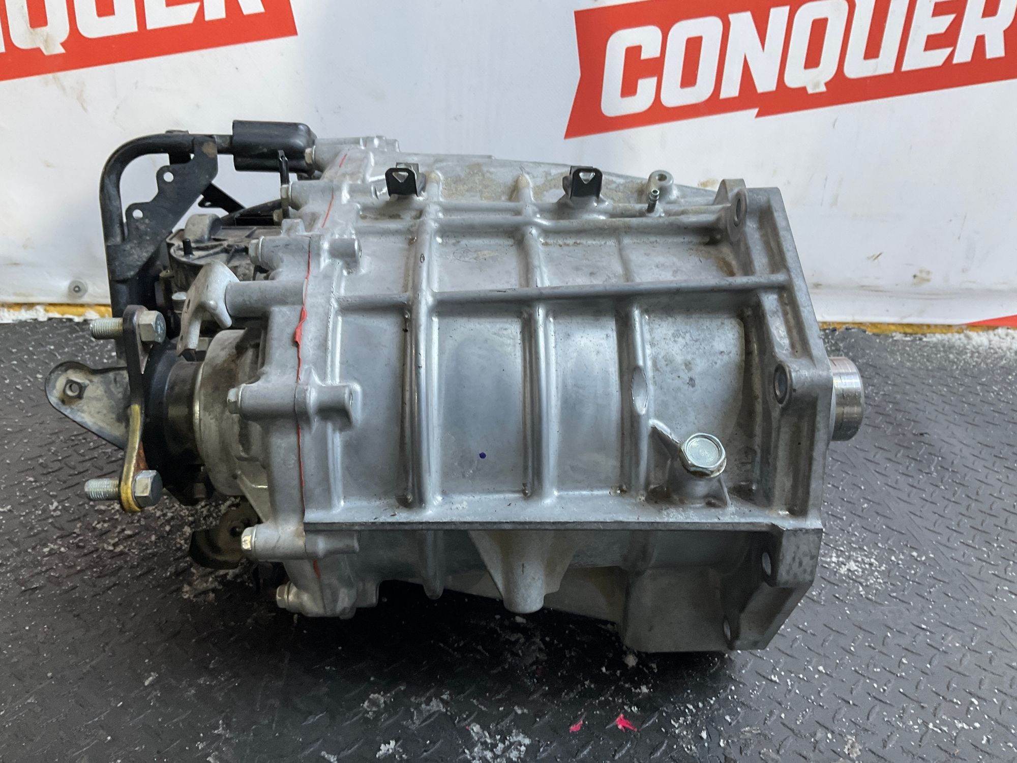 Раздатка Toyota Land Cruiser 300, 140000 рублей, Москва