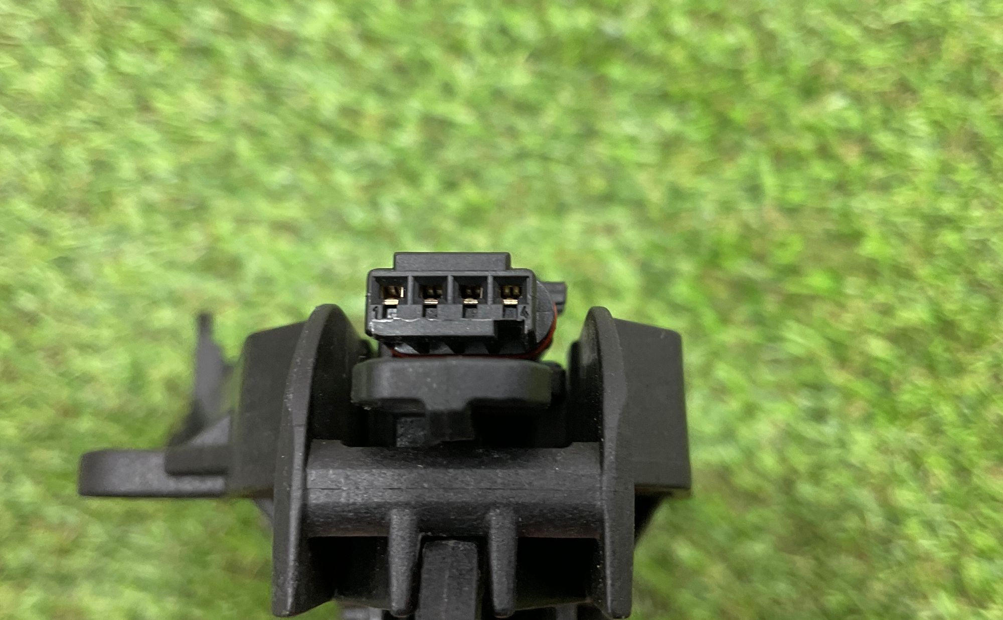 https://ycs.partsauto.market/partsauto-images/thmbs/userImages/h353NjtZg3VDP19b5HMt7LlpbQ93/part/a4e1de07-7979-4d5d-8b23-408ab779ac06_1747124221333.jpg