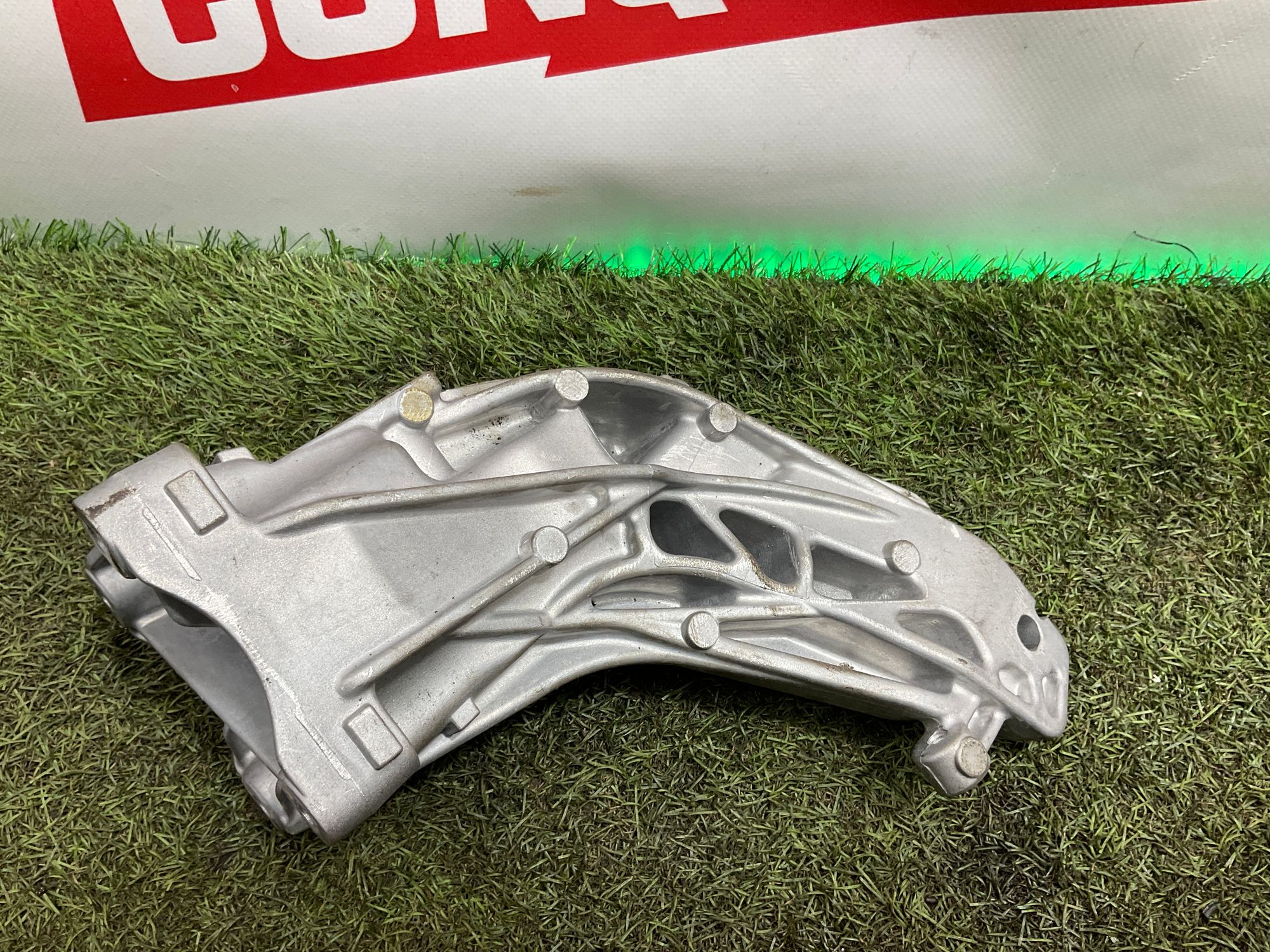 Опора двигателя правая M 274920 Mercedes-Benz C-Класс, W205, 2000 рублей, Москва