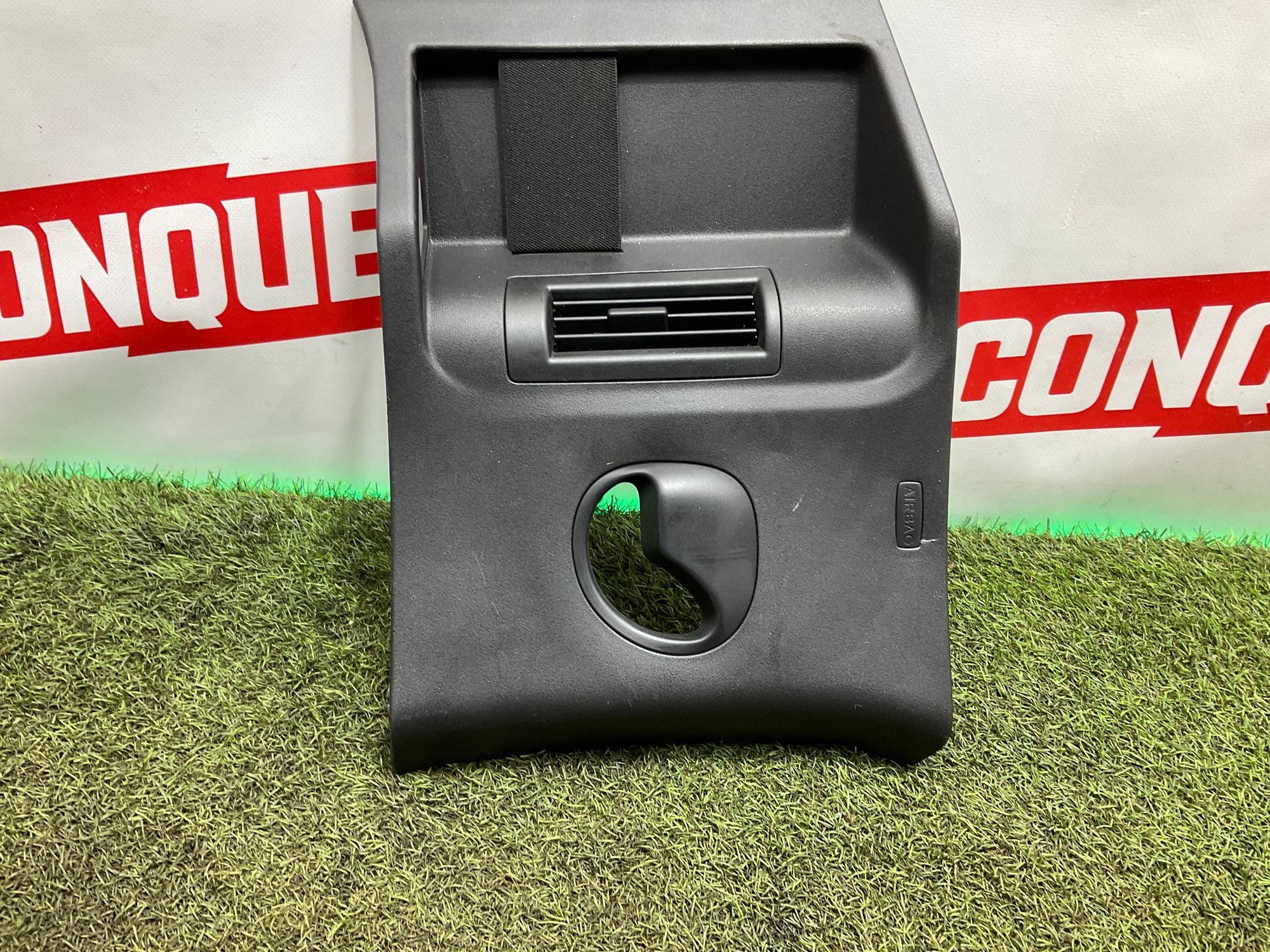 Накладка задней стойки салона левая Land Rover Defender II L663 2022, 6000 рублей, Москва