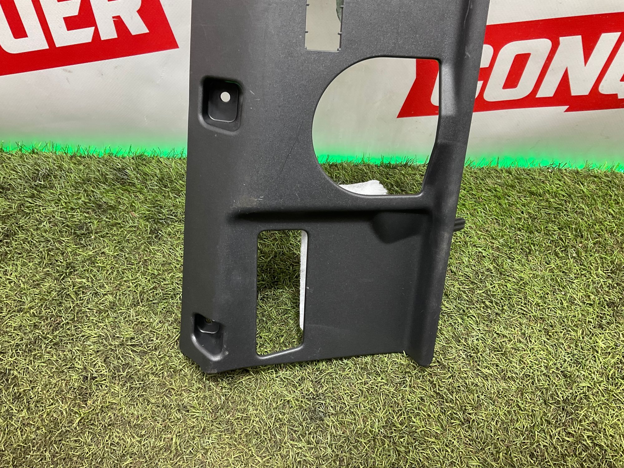 Накладка передней панели правая Land Rover Defender II L663 2022, 3500 рублей, Москва