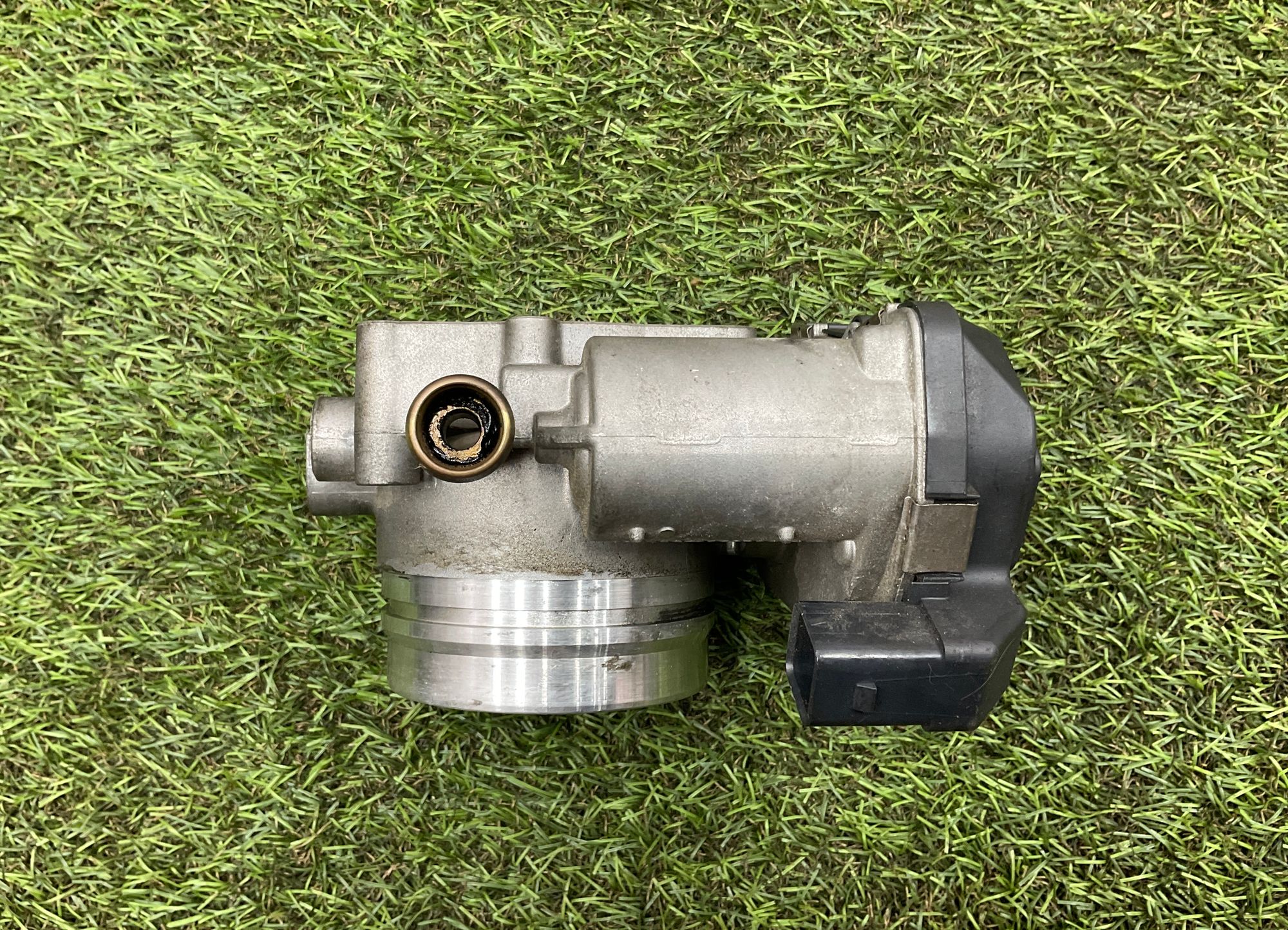 Дроссельная заслонка BMW 5 серия, F10/F11/F07 рестайлинг, 2000 рублей, Москва