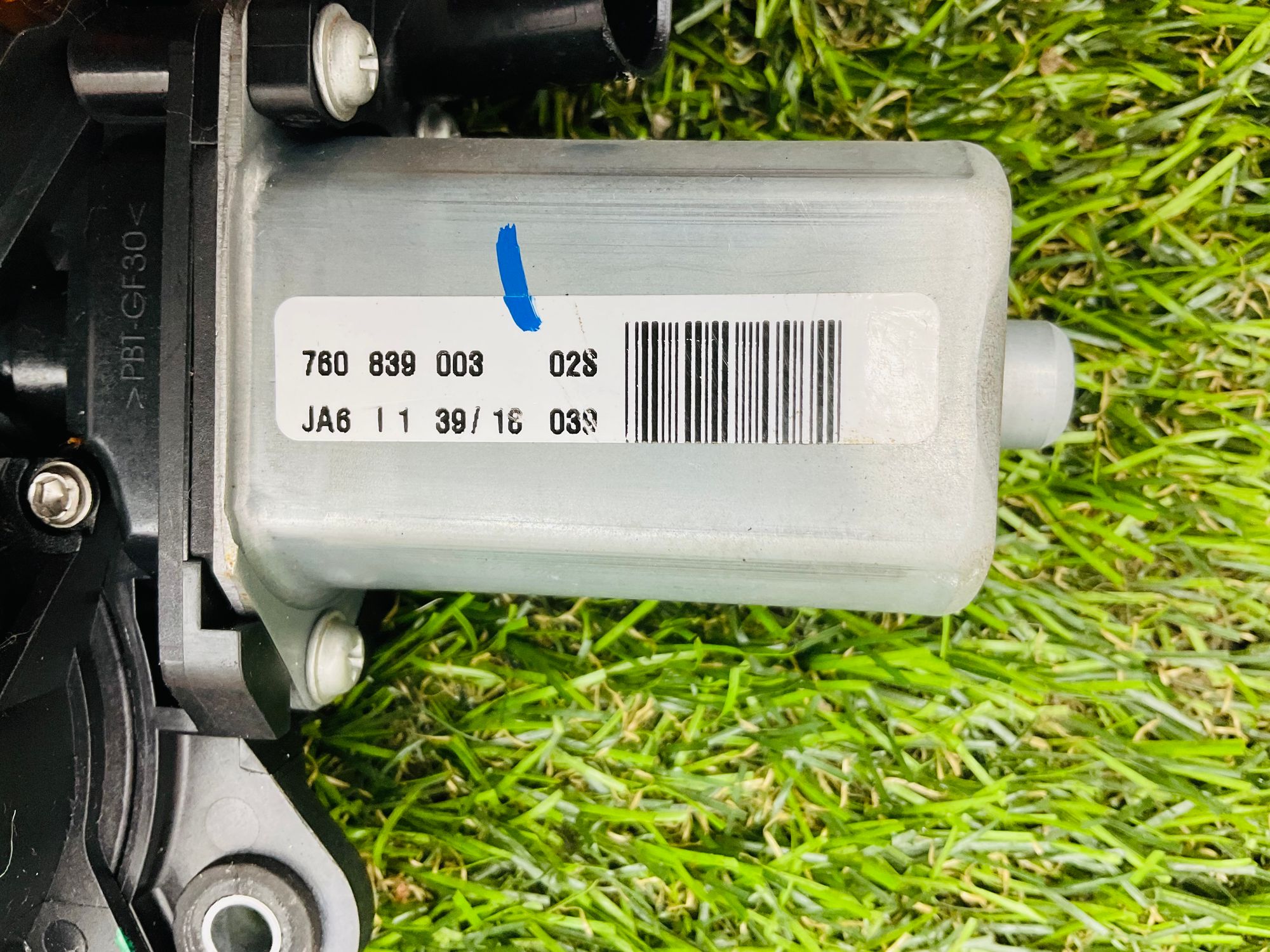 https://ycs.partsauto.market/partsauto-images/thmbs/userImages/h353NjtZg3VDP19b5HMt7LlpbQ93/part/a776b680-20ce-46eb-a33f-3b9f5b11f306_1786352963247.jpg