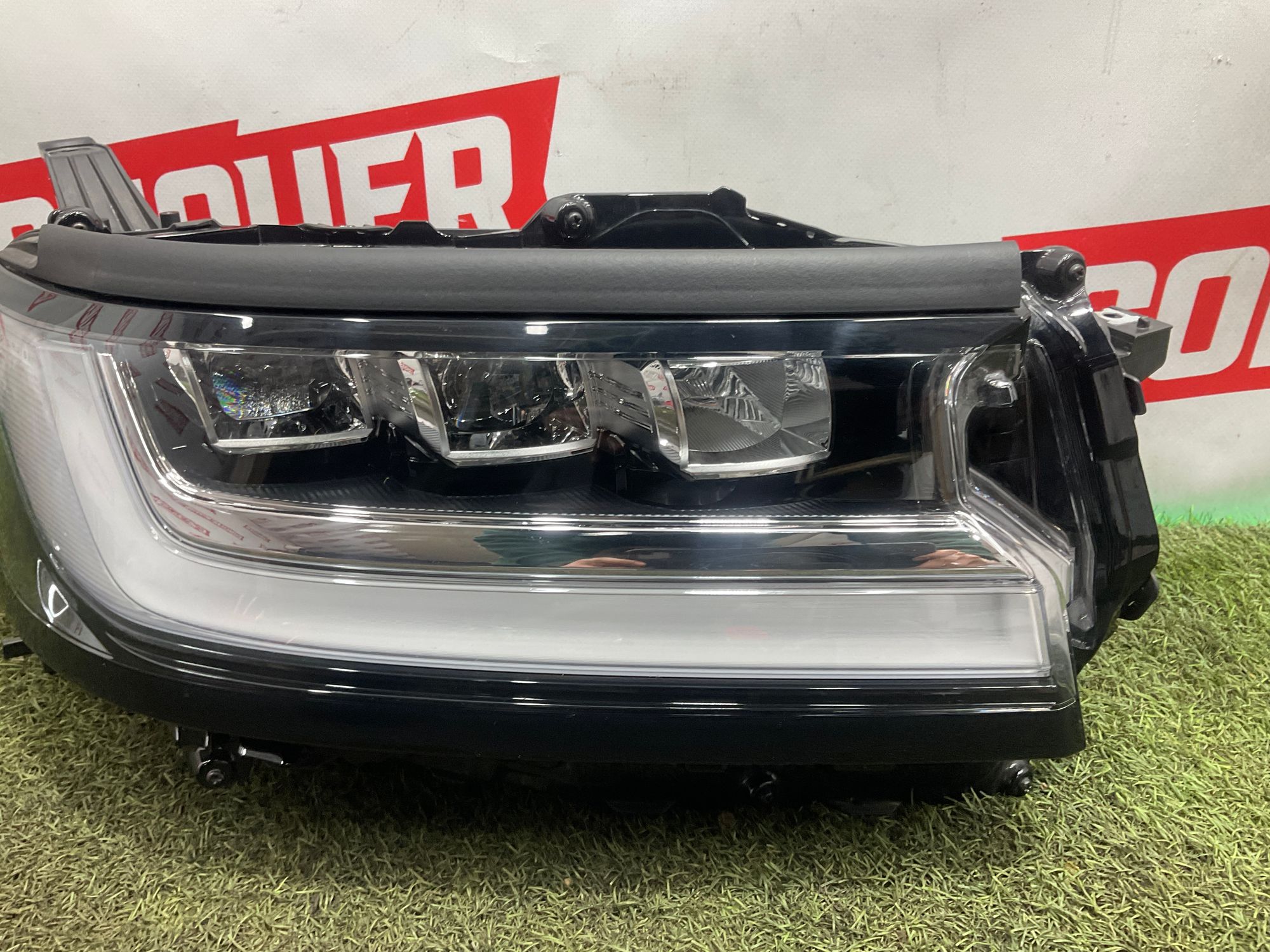 Фара правая Toyota Land Cruiser 300 2024, 165000 рублей, Москва