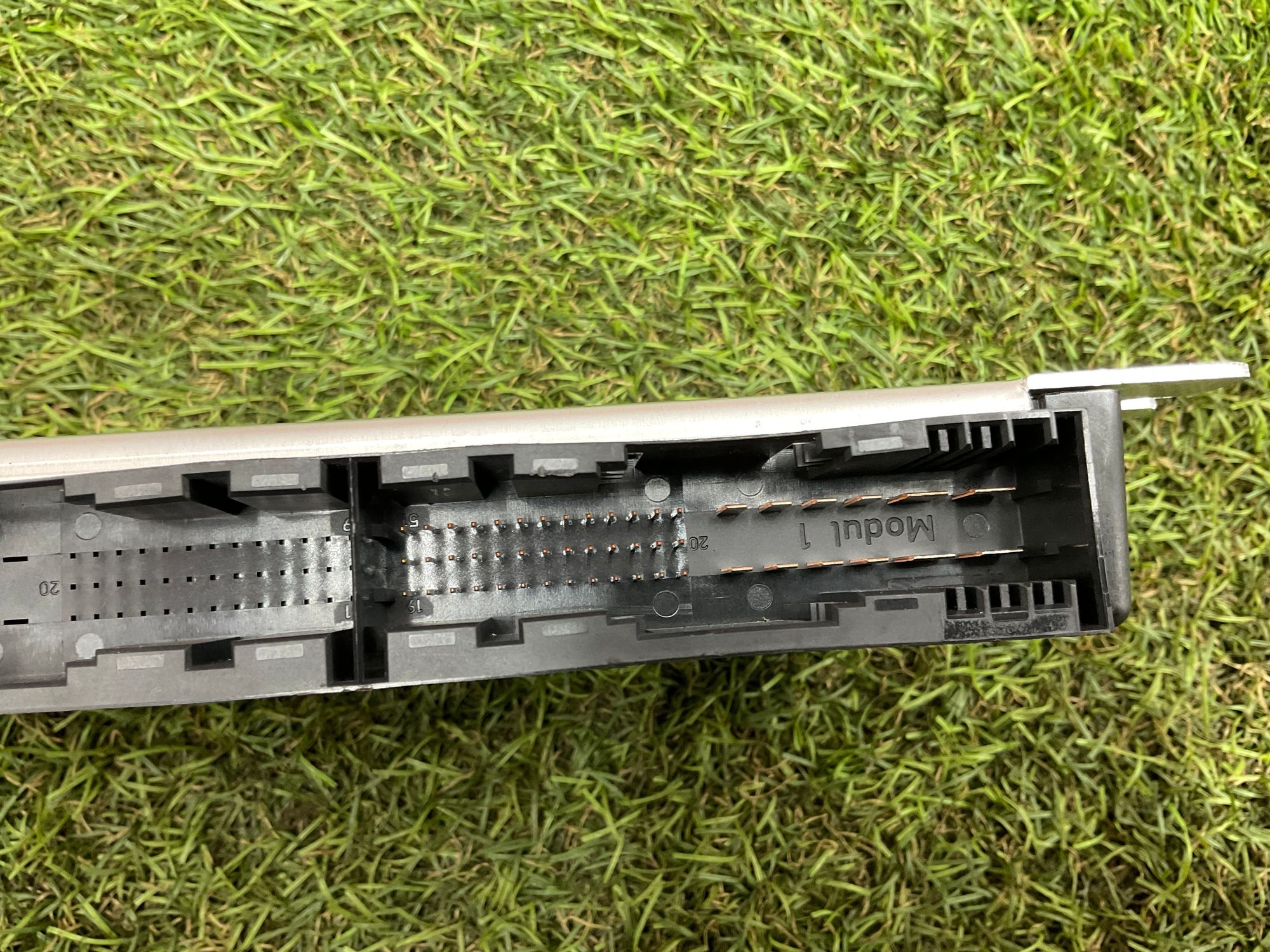 https://ycs.partsauto.market/partsauto-images/thmbs/userImages/h353NjtZg3VDP19b5HMt7LlpbQ93/part/a932f8cd-440e-4266-9afe-1e47317f46b6_1779262889485.jpg