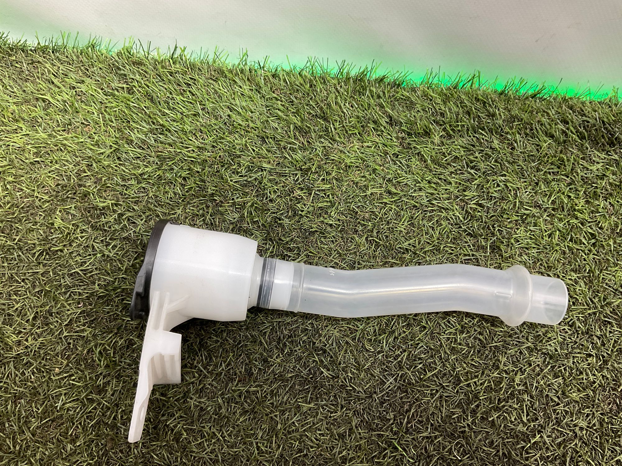 Горловина бачка омывателя Toyota Land Cruiser, 300 (2021—2023) 2022, 2000 рублей, Москва