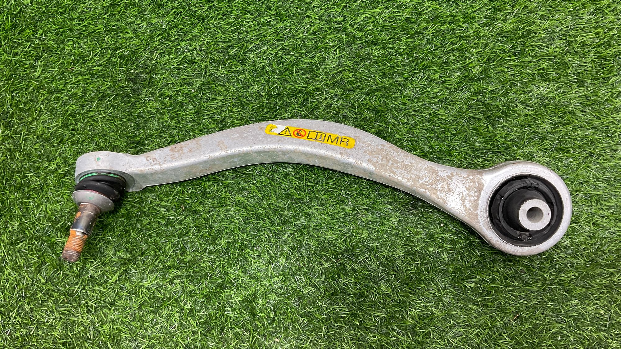 https://ycs.partsauto.market/partsauto-images/thmbs/userImages/h353NjtZg3VDP19b5HMt7LlpbQ93/part/a9838cc7-80f5-49c5-adee-ba6f8d3e5069_1733919889634.jpg