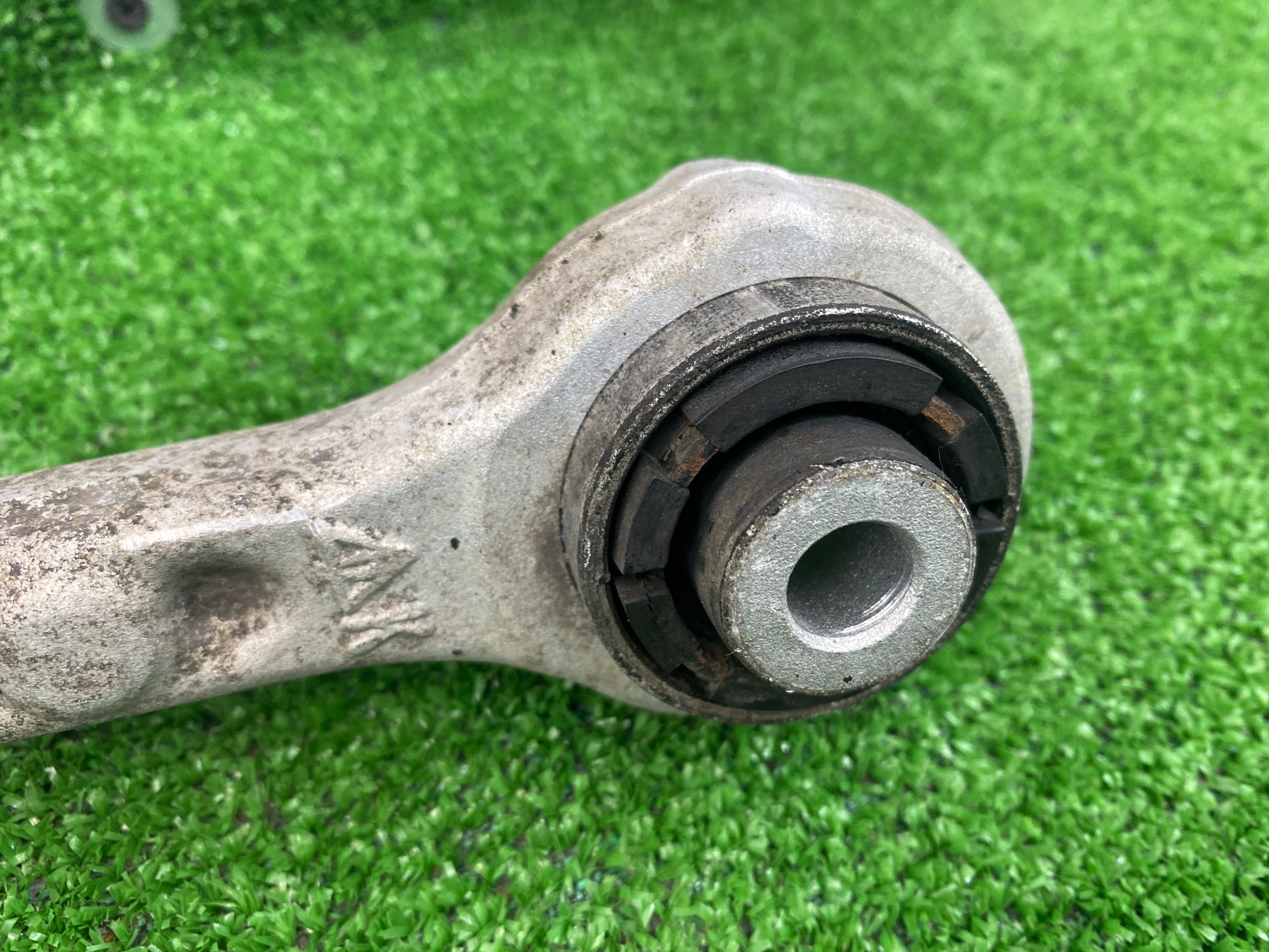 https://ycs.partsauto.market/partsauto-images/thmbs/userImages/h353NjtZg3VDP19b5HMt7LlpbQ93/part/a9f71f23-3e9b-4984-aea4-ae334d938cae_1741704953381.jpg