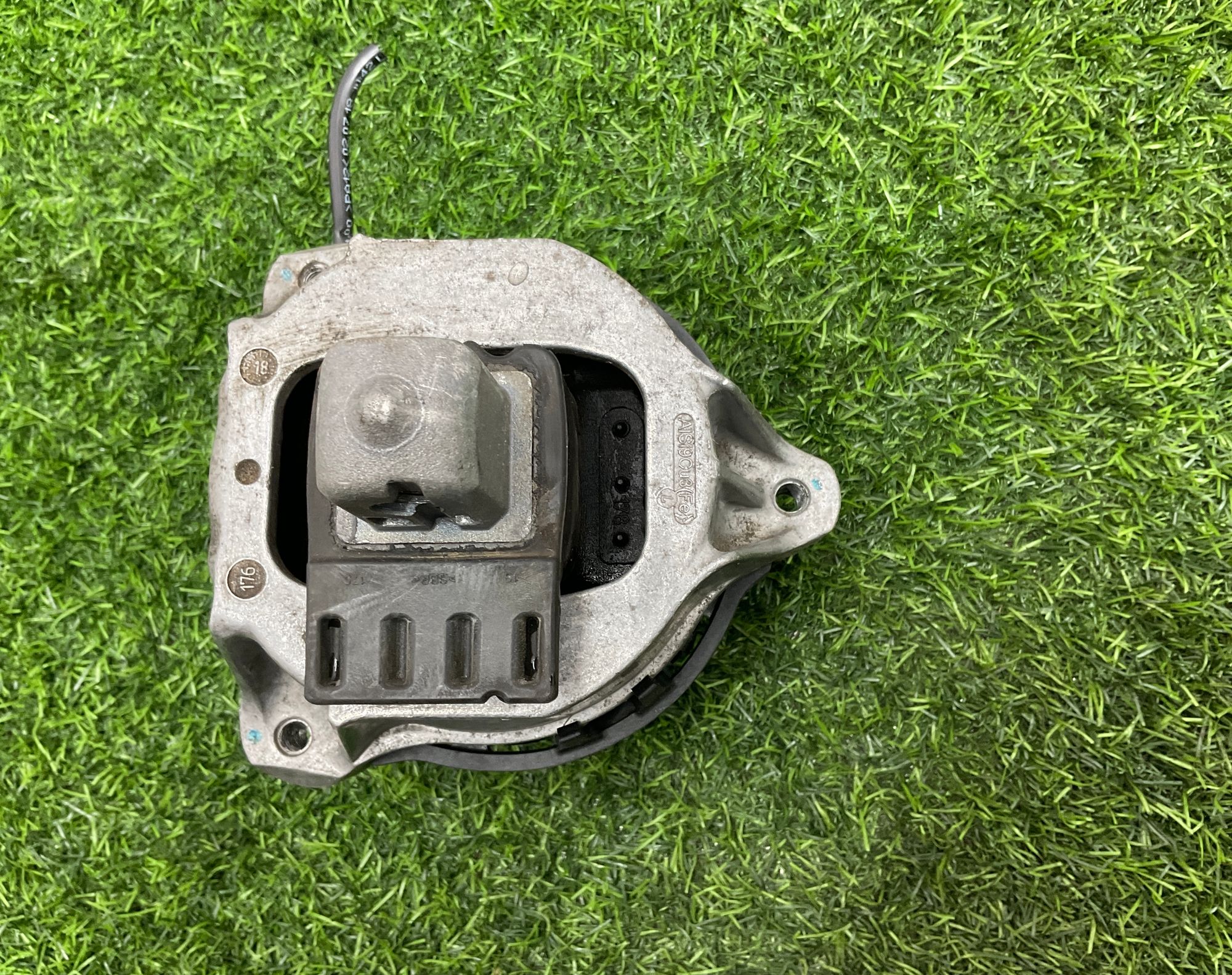 https://ycs.partsauto.market/partsauto-images/thmbs/userImages/h353NjtZg3VDP19b5HMt7LlpbQ93/part/aa238906-1d0c-4ca8-b797-a34647f1ac46_1743512706083.jpg