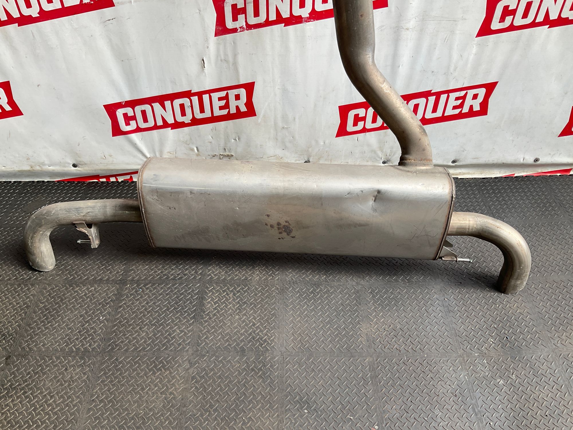 https://ycs.partsauto.market/partsauto-images/thmbs/userImages/h353NjtZg3VDP19b5HMt7LlpbQ93/part/aa2ca7c0-02c7-42d9-ab87-80ba4ec5ea78_1744710288862.jpg