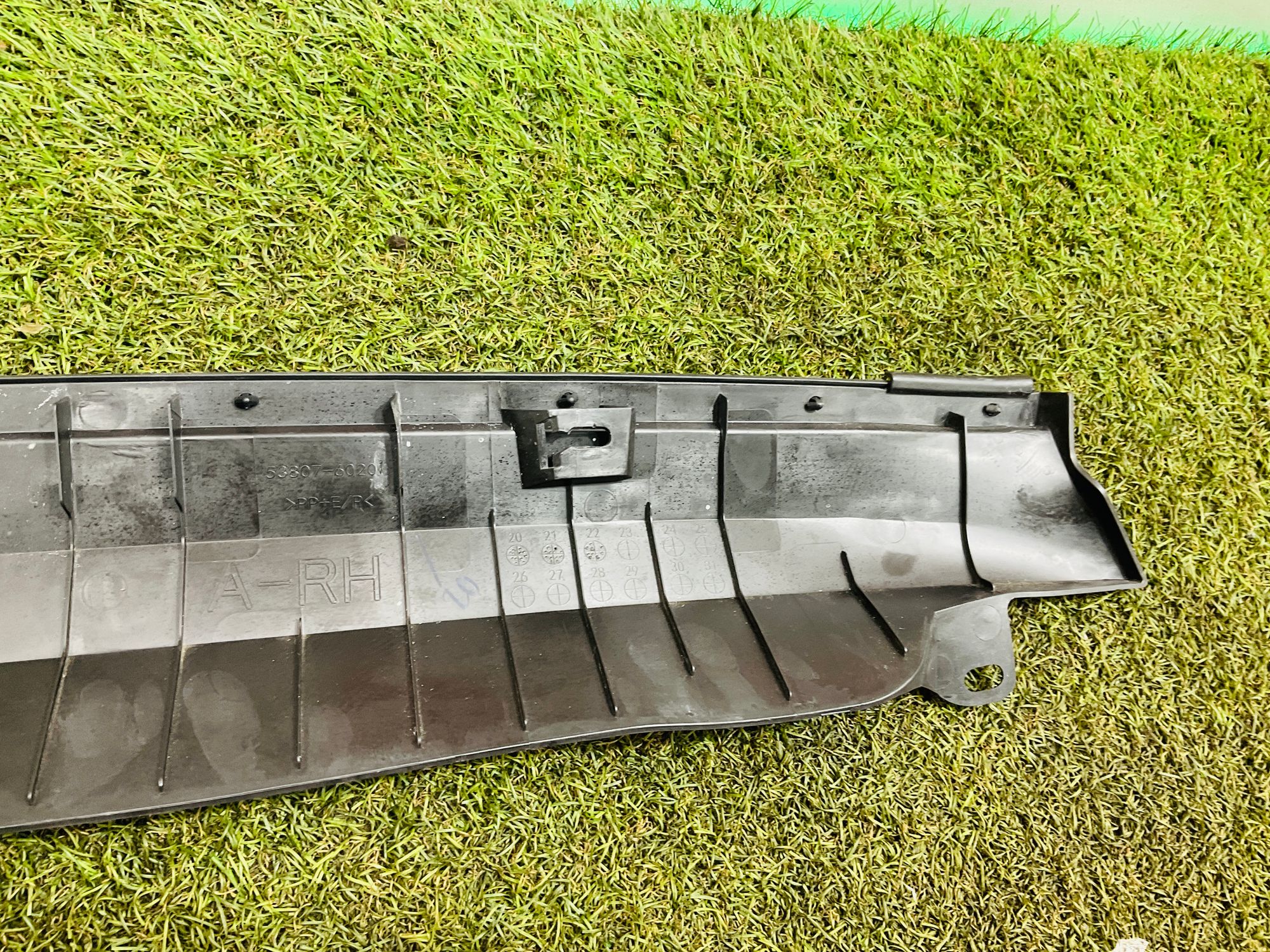 https://ycs.partsauto.market/partsauto-images/thmbs/userImages/h353NjtZg3VDP19b5HMt7LlpbQ93/part/aa2fa5a6-376e-4b57-a5c6-e199bd0a4200_1779803622875.jpg