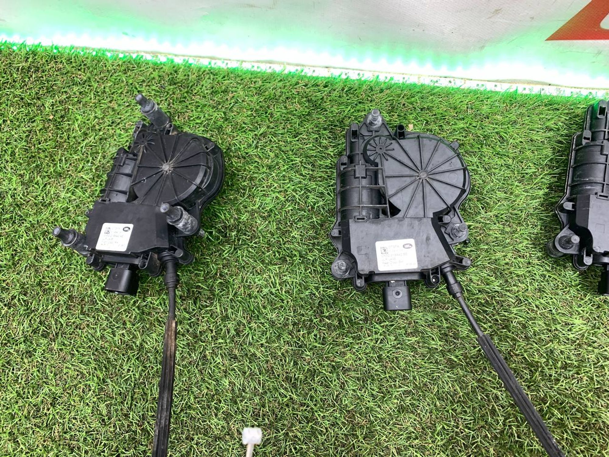 https://ycs.partsauto.market/partsauto-images/thmbs/userImages/h353NjtZg3VDP19b5HMt7LlpbQ93/part/aa31ee91-9fcd-44d3-ba10-4b0e73a5cfbc_1714738955758.jpg