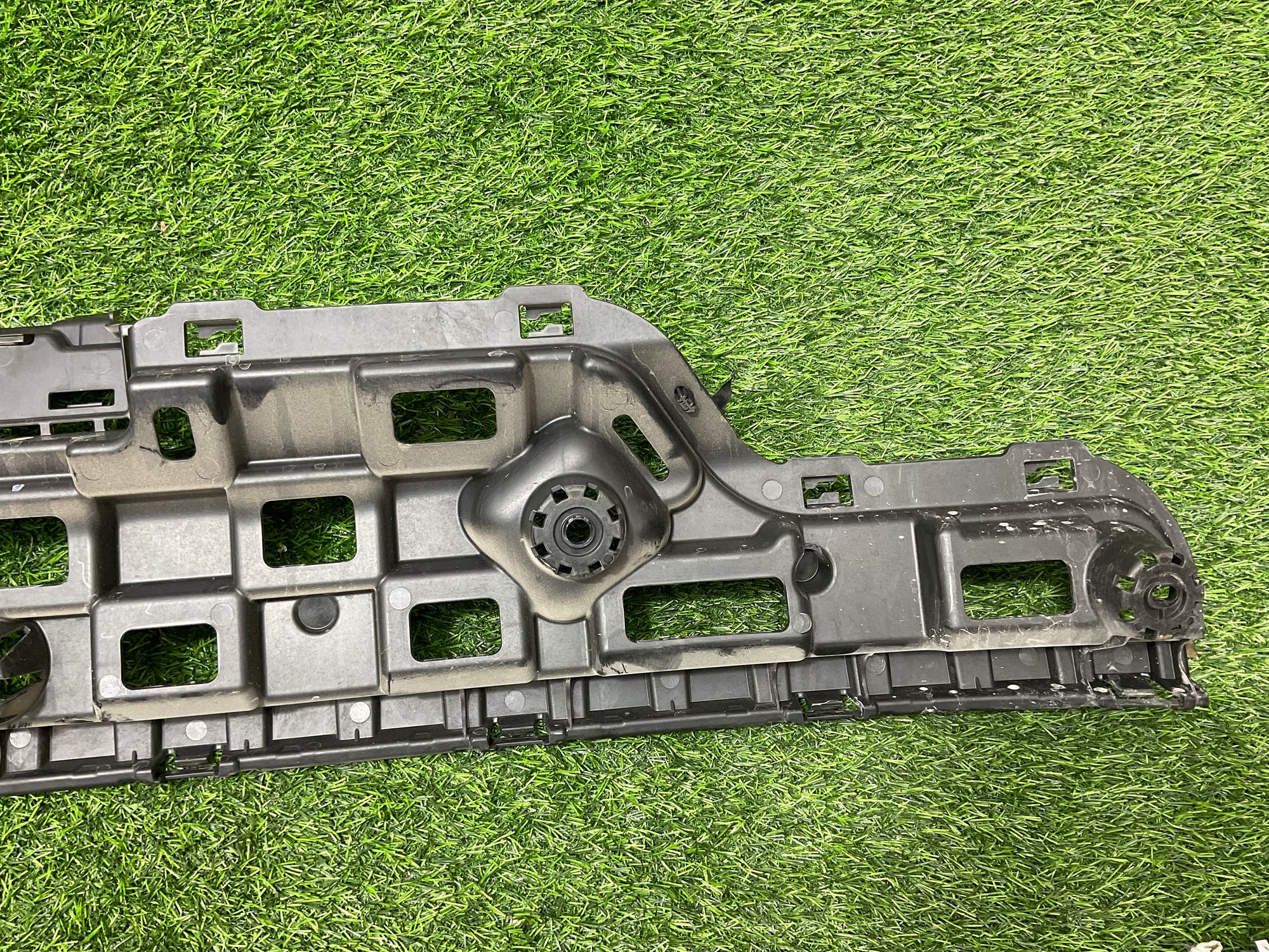 https://ycs.partsauto.market/partsauto-images/thmbs/userImages/h353NjtZg3VDP19b5HMt7LlpbQ93/part/aa737eb8-6227-4c58-a341-83669c86b859_1734621655272.jpg