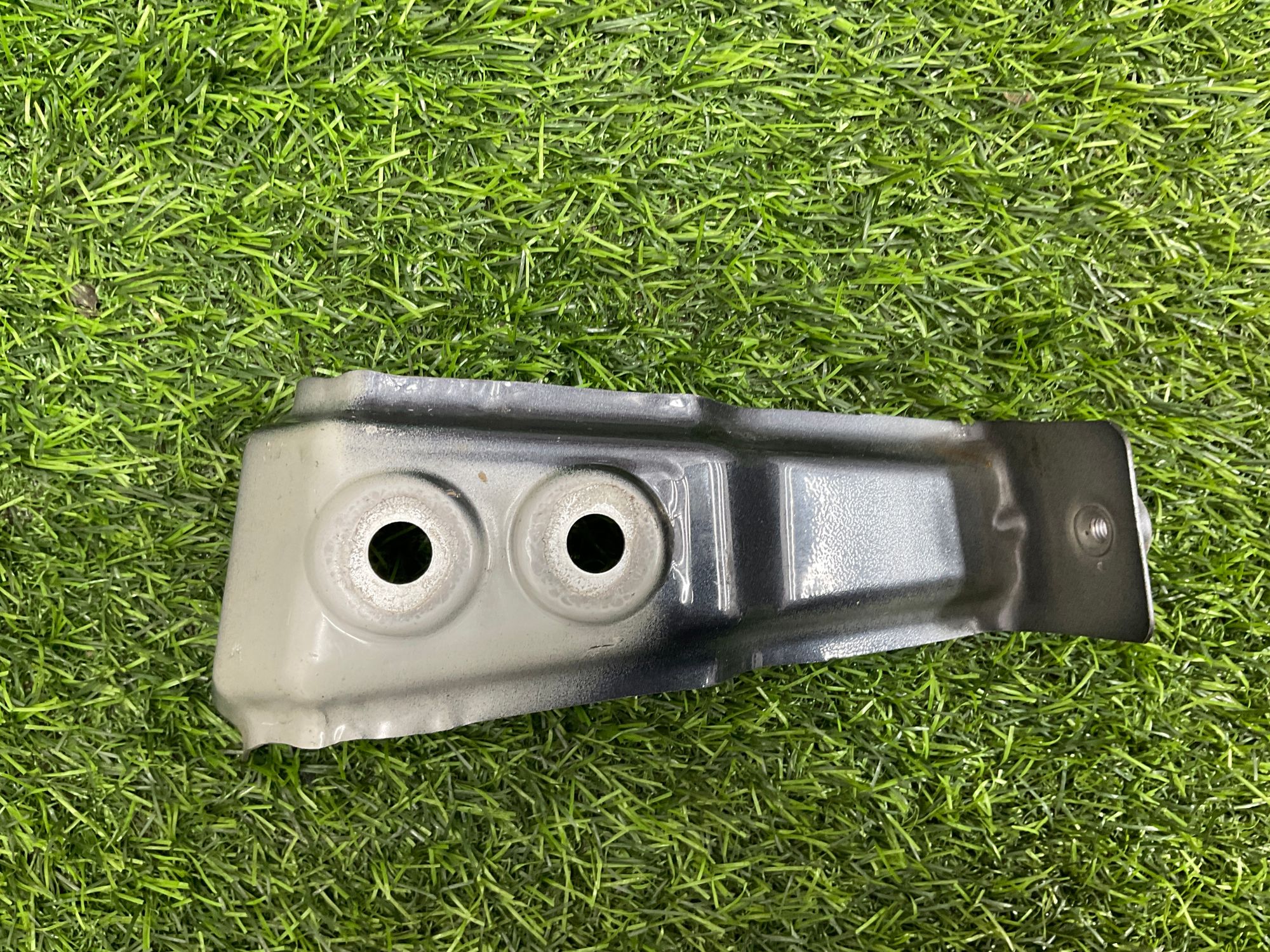https://ycs.partsauto.market/partsauto-images/thmbs/userImages/h353NjtZg3VDP19b5HMt7LlpbQ93/part/aa8d025a-496d-48ab-aad6-fa2bf6d53166_1742310839227.jpg