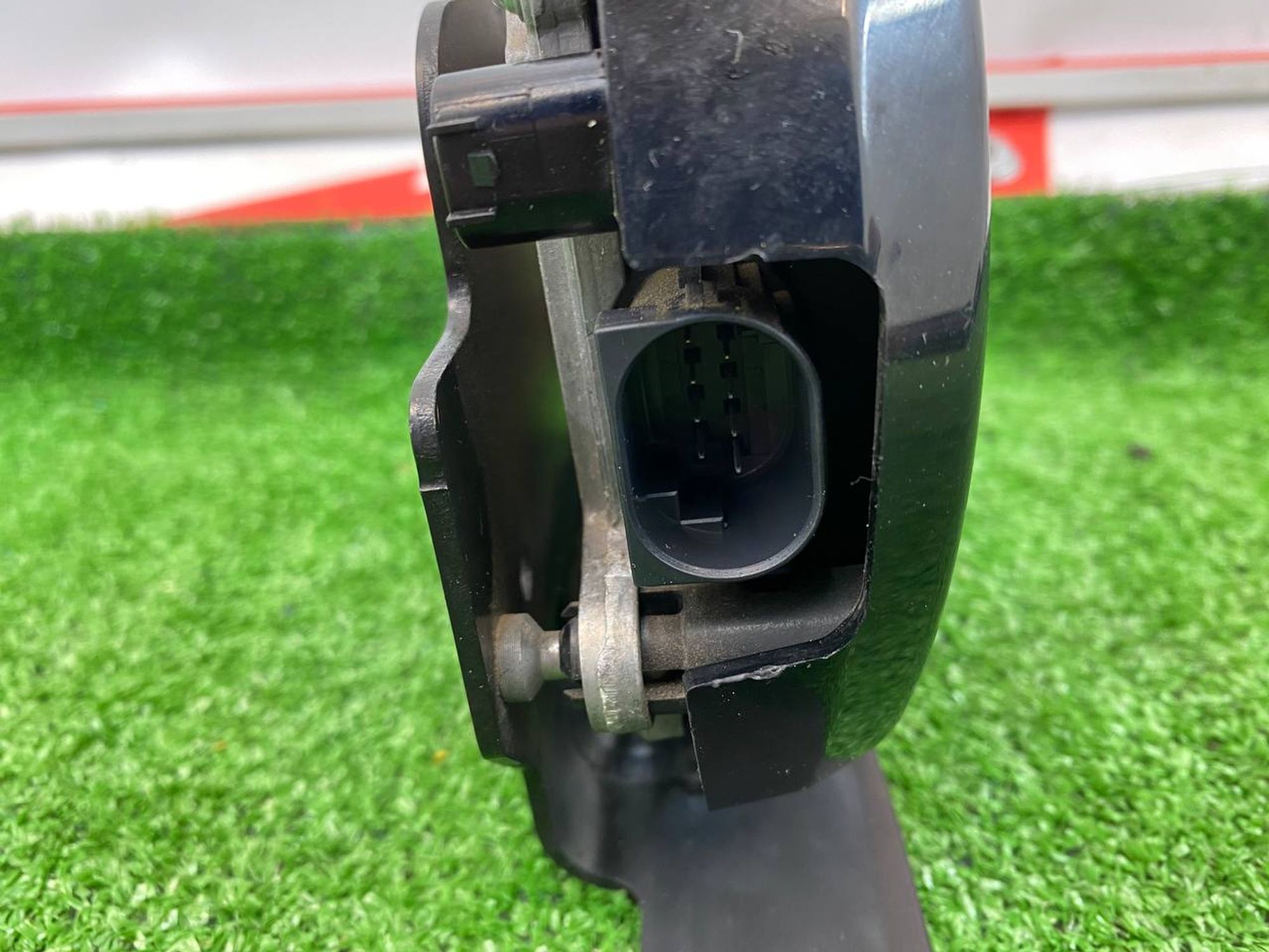 https://ycs.partsauto.market/partsauto-images/thmbs/userImages/h353NjtZg3VDP19b5HMt7LlpbQ93/part/aaab84ff-6ba8-484c-a5ec-89b6bfee0d29_1745500223980.jpg