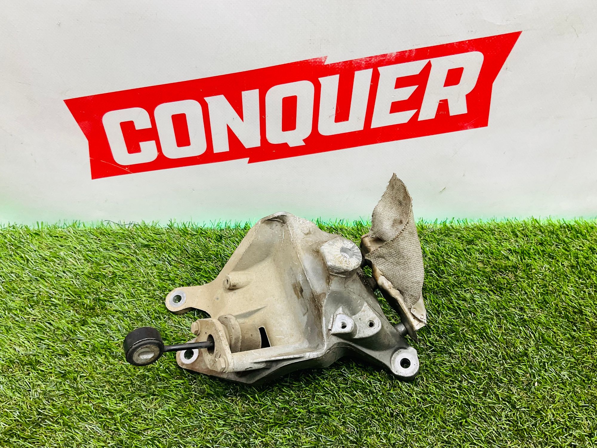 https://ycs.partsauto.market/partsauto-images/thmbs/userImages/h353NjtZg3VDP19b5HMt7LlpbQ93/part/aaecbd7c-a589-45ed-ae44-6b3408ecd2fc_1786792621031.jpg